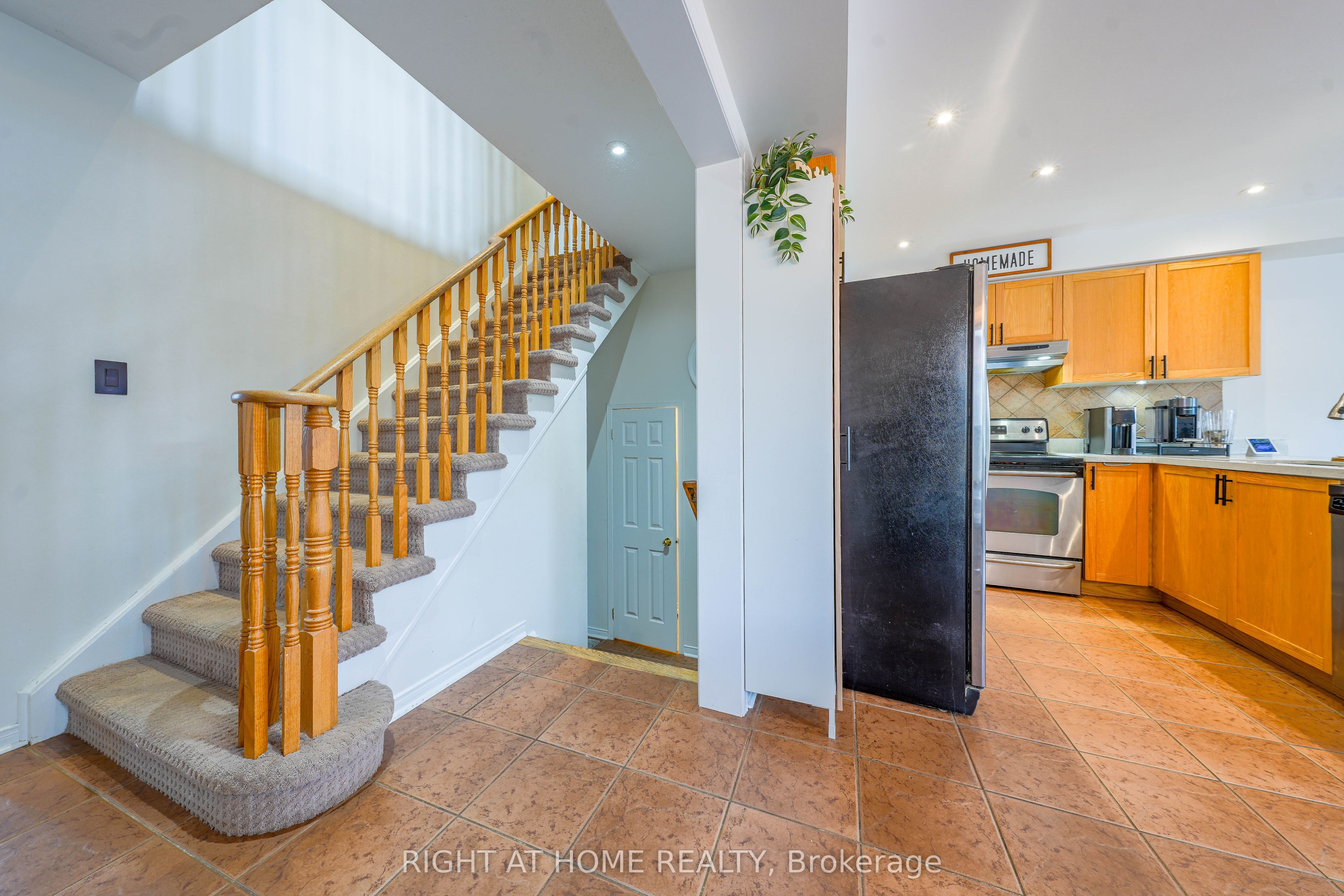 3881 Partition Road Property Photo 21