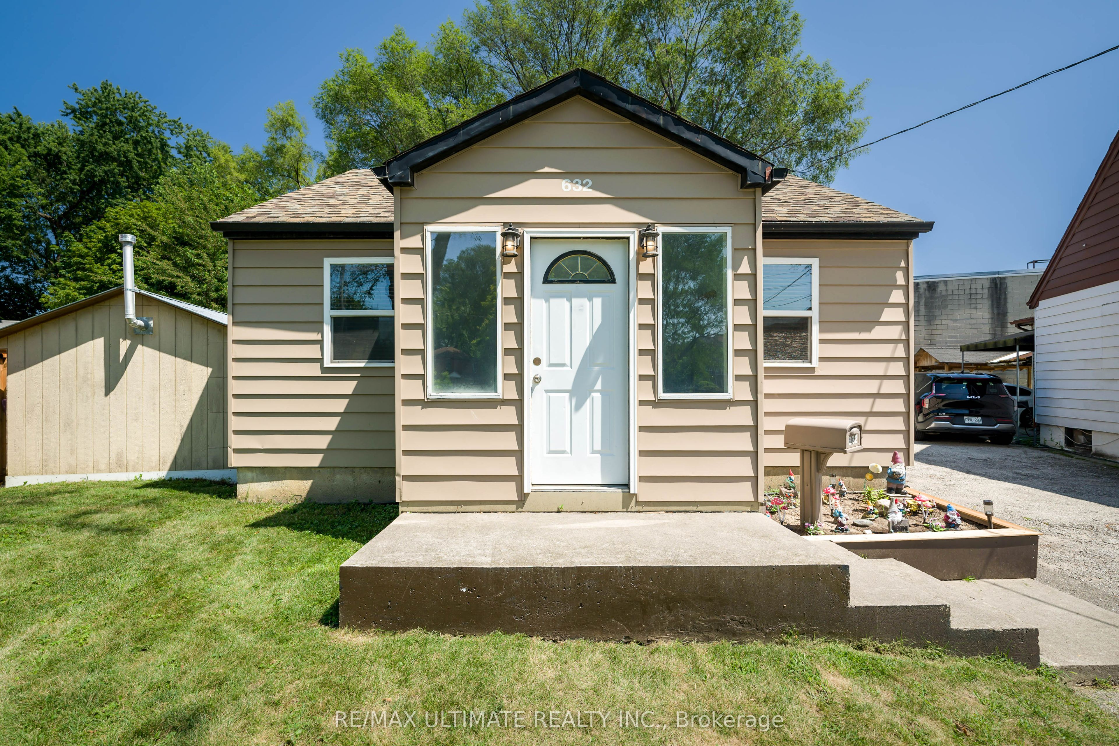 632 Trethewey Drive Property Photo 33