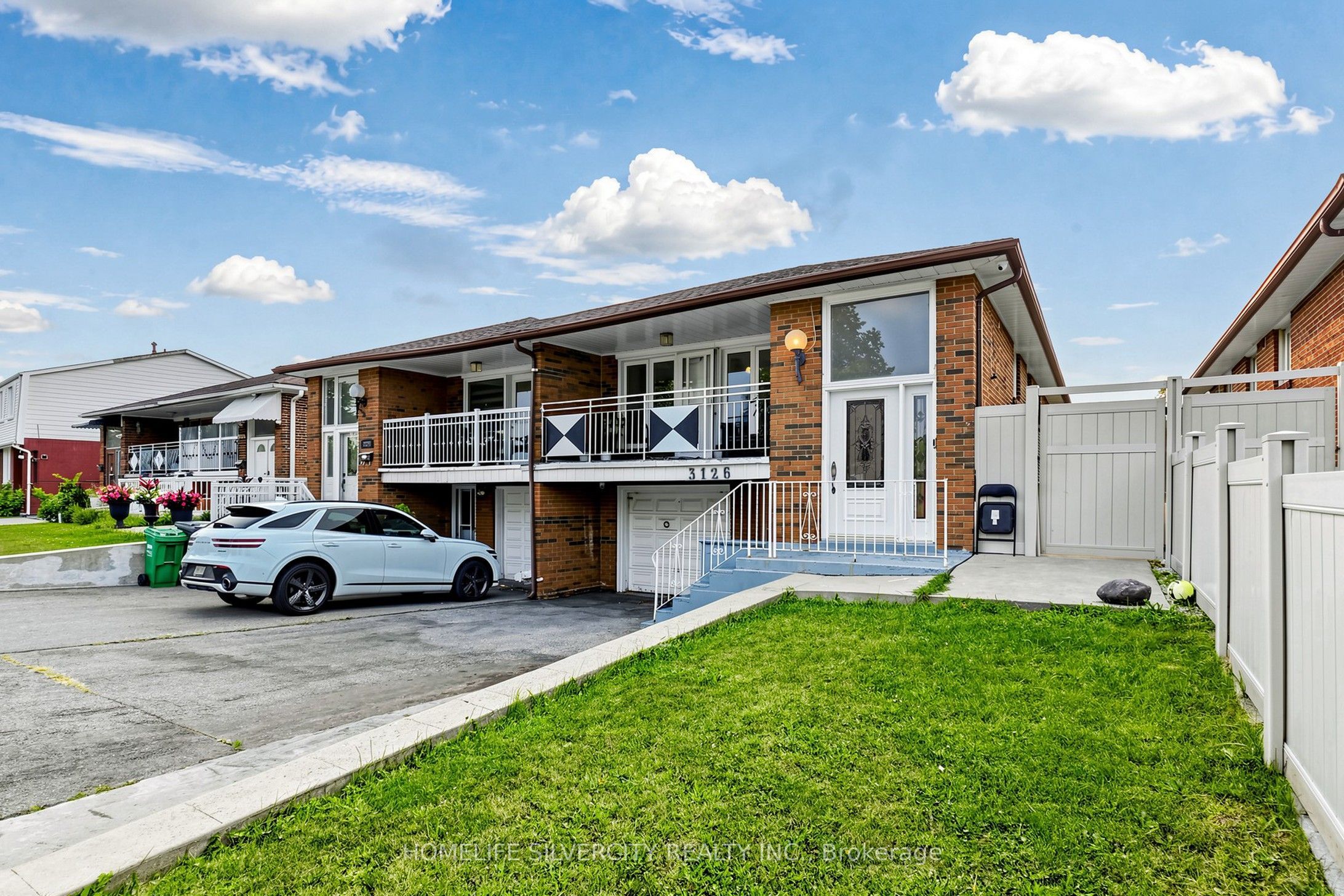 3126 Redbank Crescent Property Photo 4