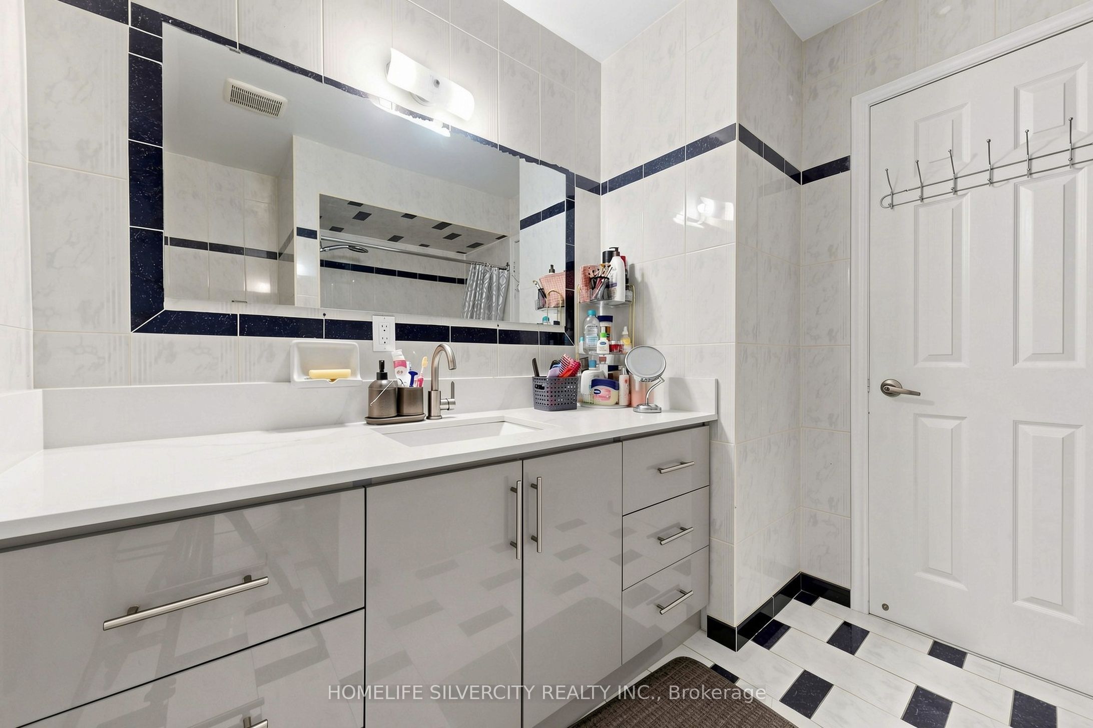 3126 Redbank Crescent Property Photo 17