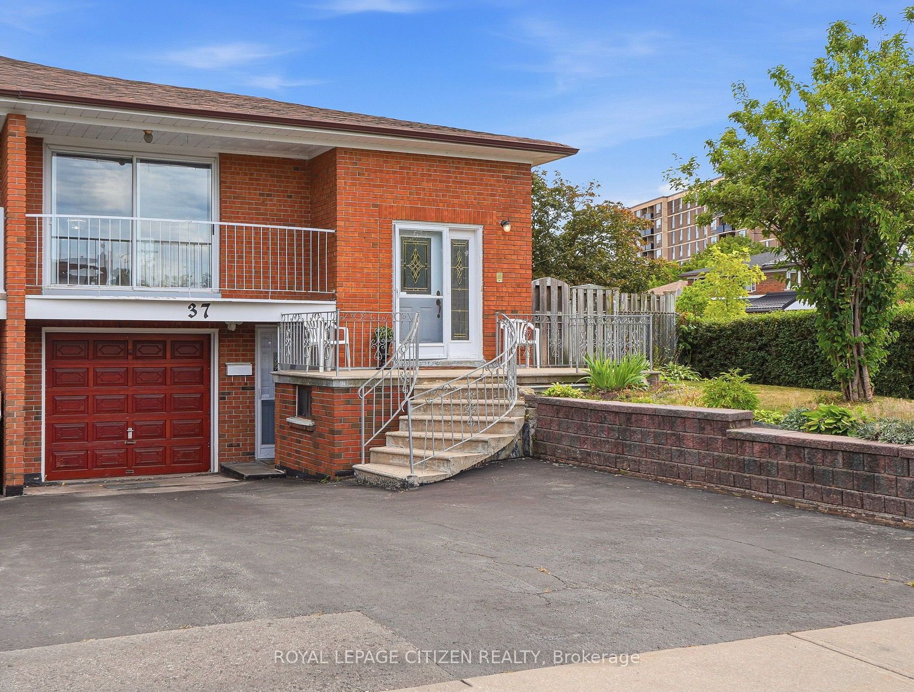 37 Firenza Drive Property Photo 3