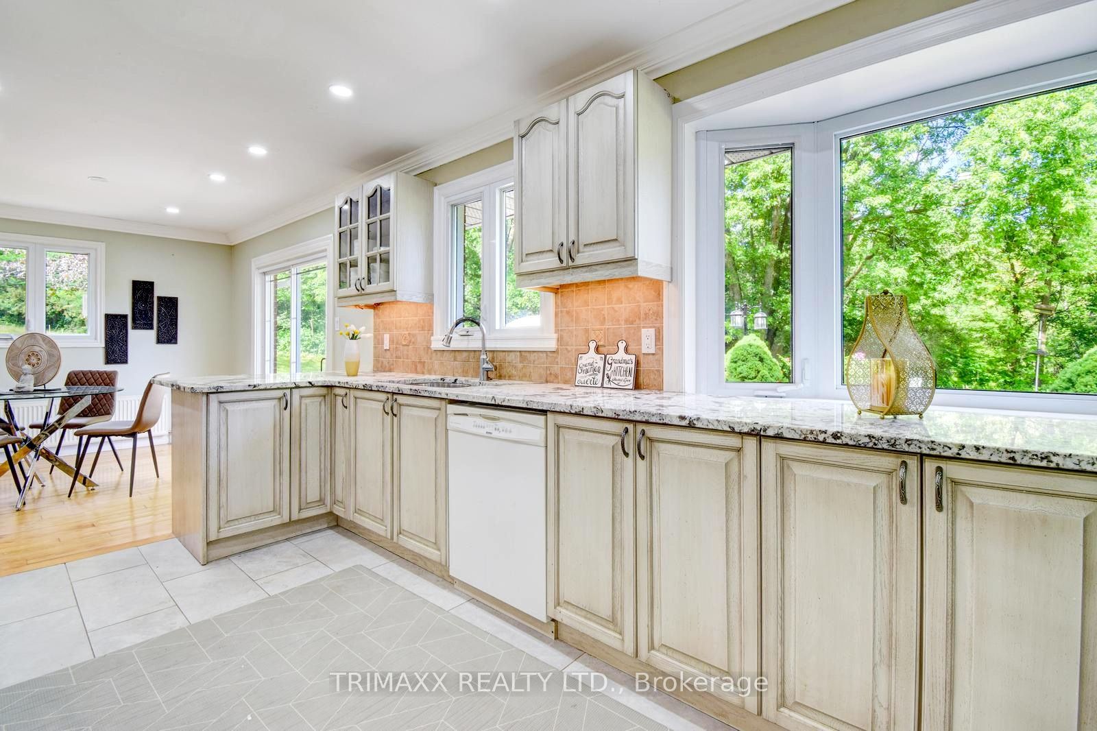 4069 Charleston Side Road Property Photo 6
