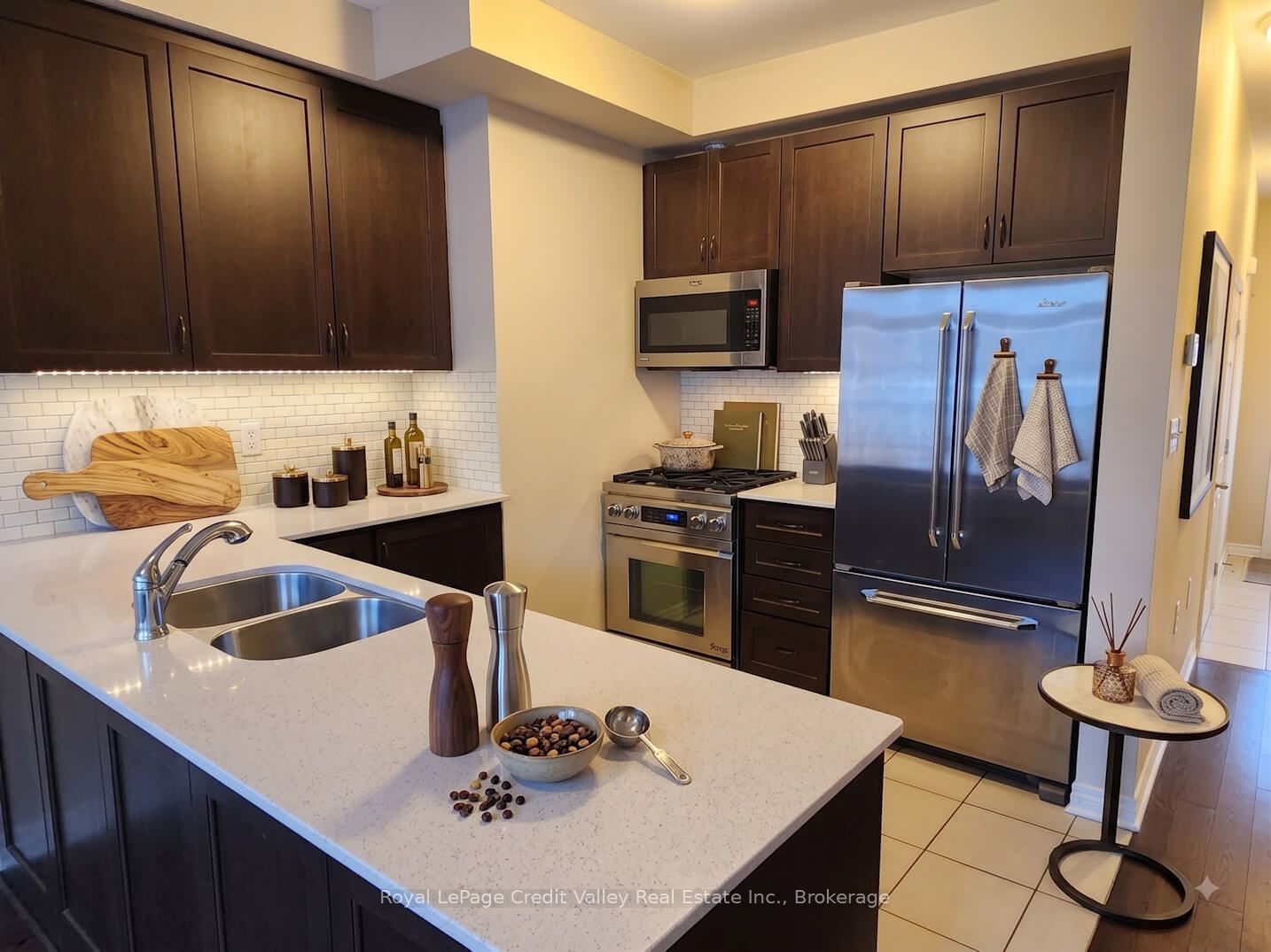 53 Hogan Manor Drive Property Photo 4