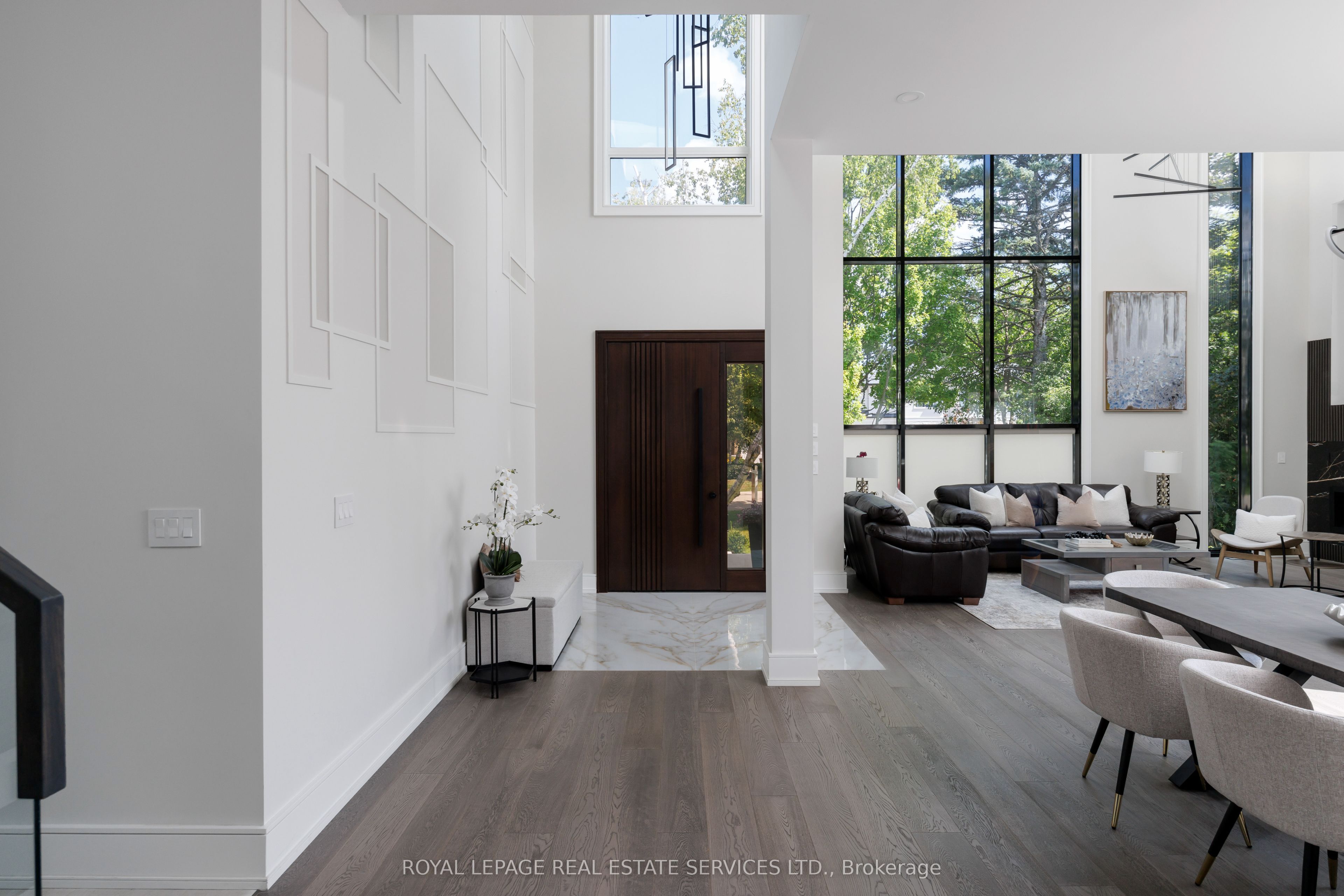 564 Stonecliffe Road Property Photo 2