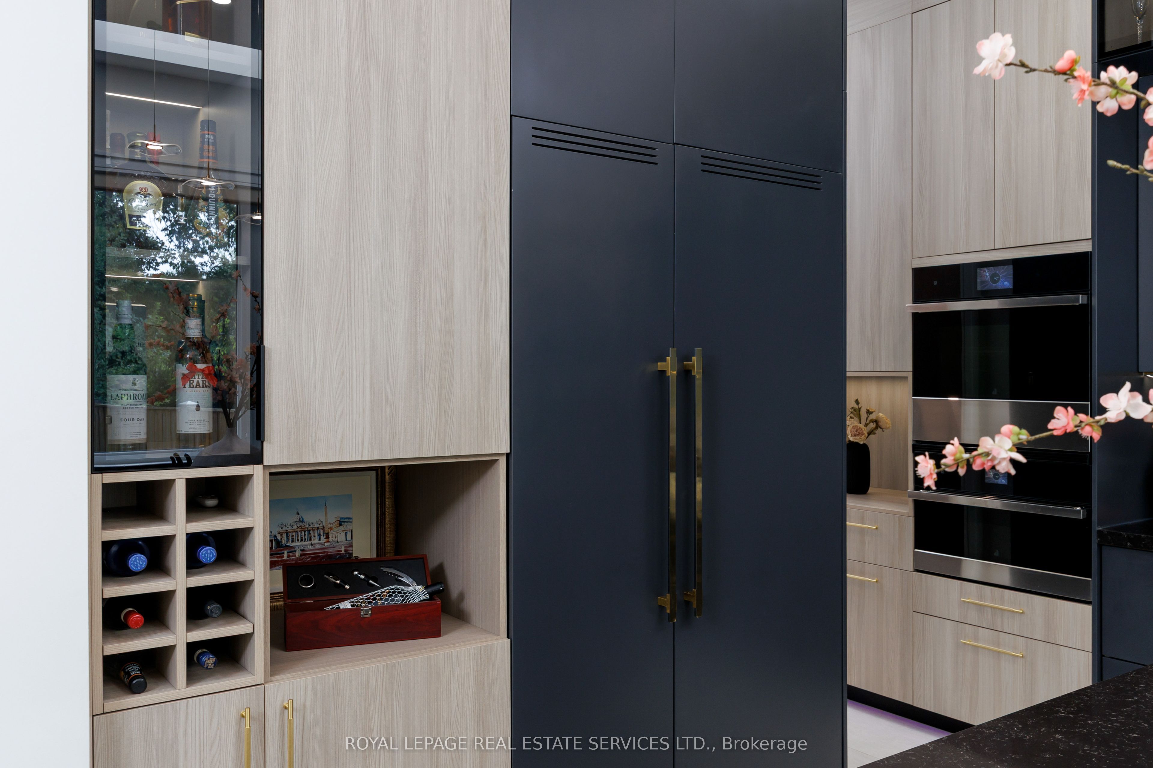 564 Stonecliffe Road Property Photo 6