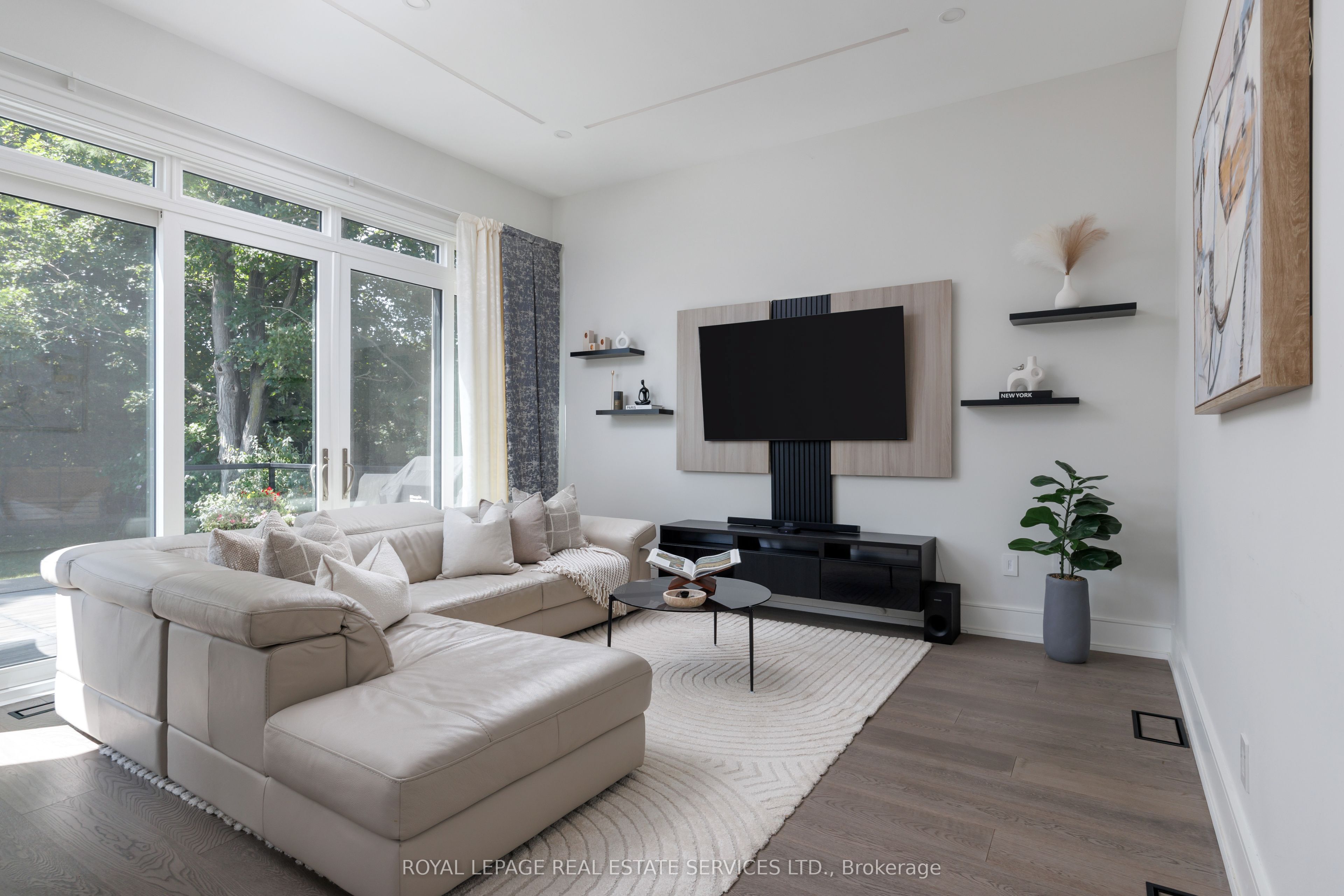 564 Stonecliffe Road Property Photo 13