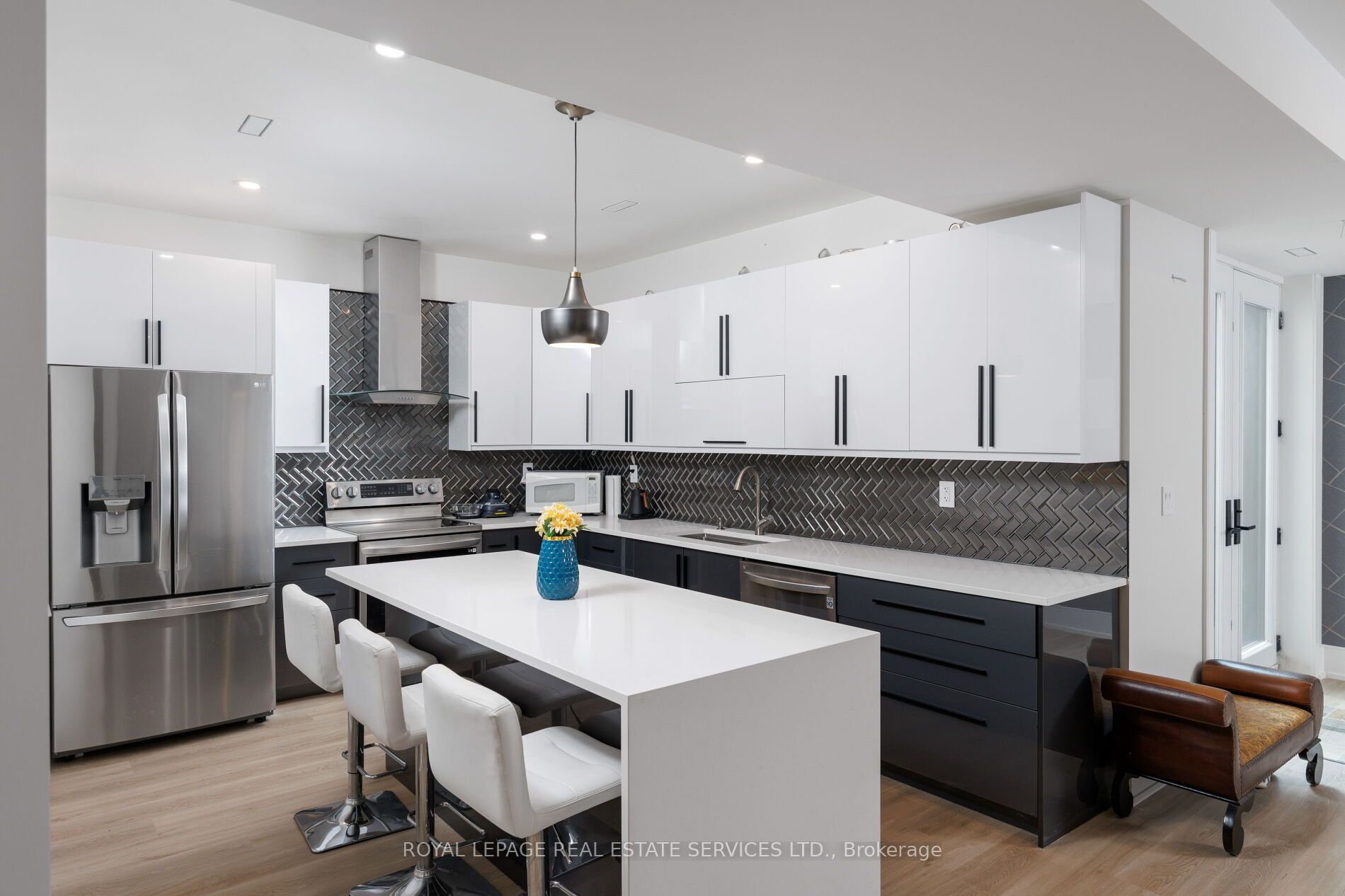 564 Stonecliffe Road Property Photo 30