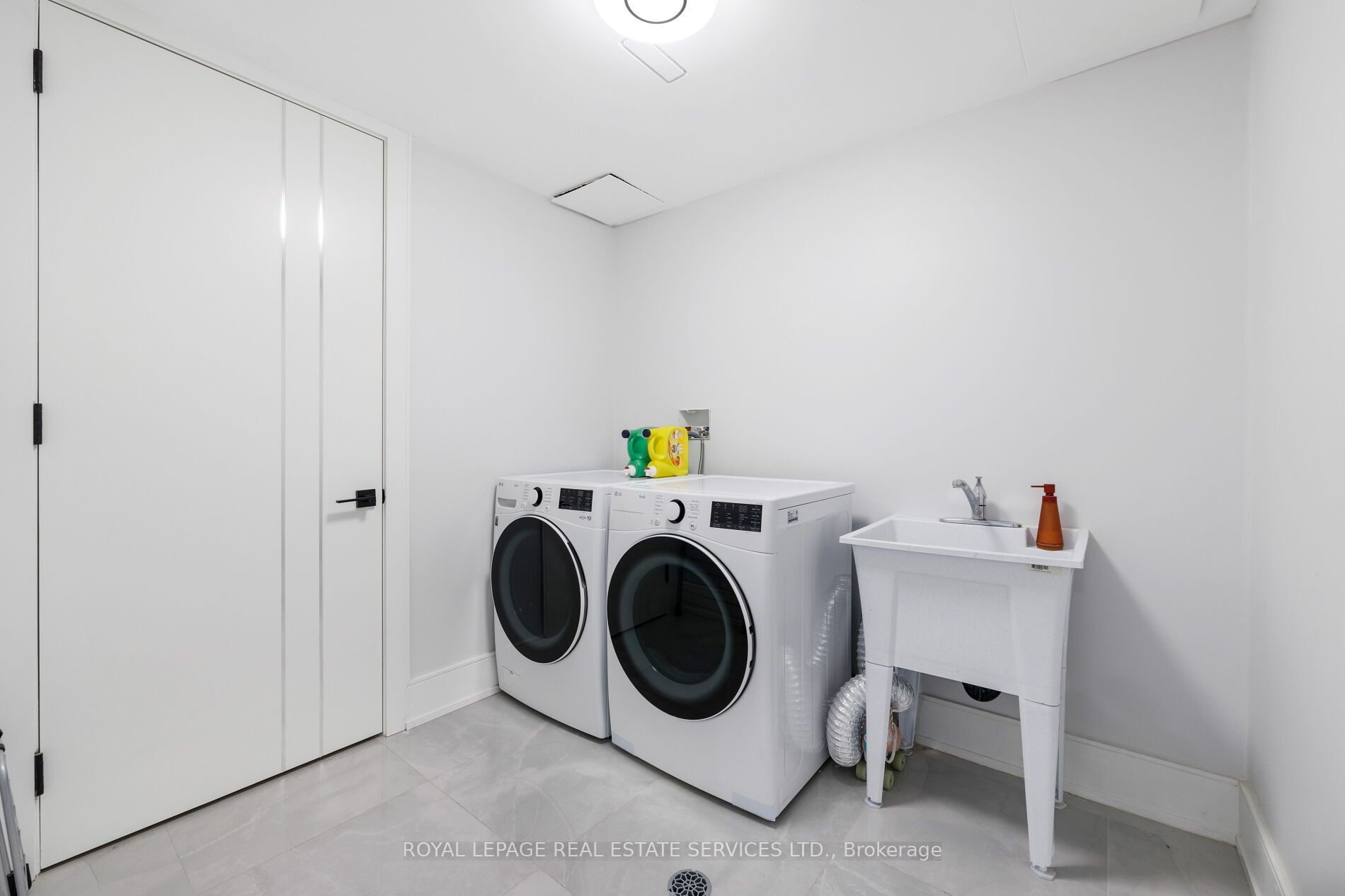 564 Stonecliffe Road Property Photo 35