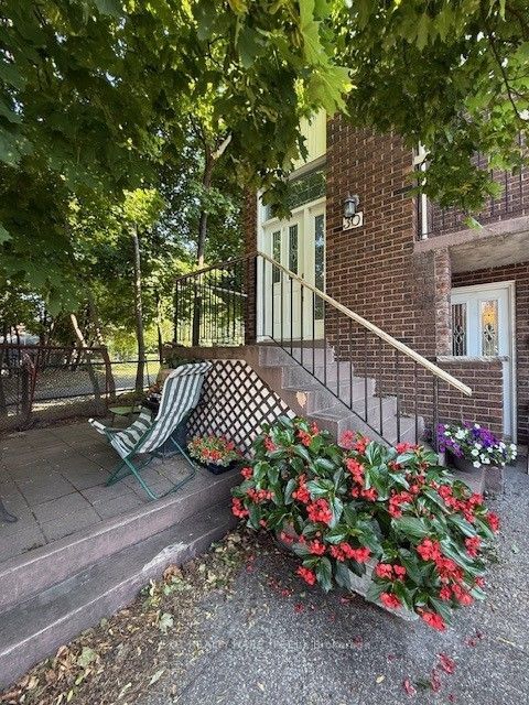 30 Thorsby Court Property Photo 3