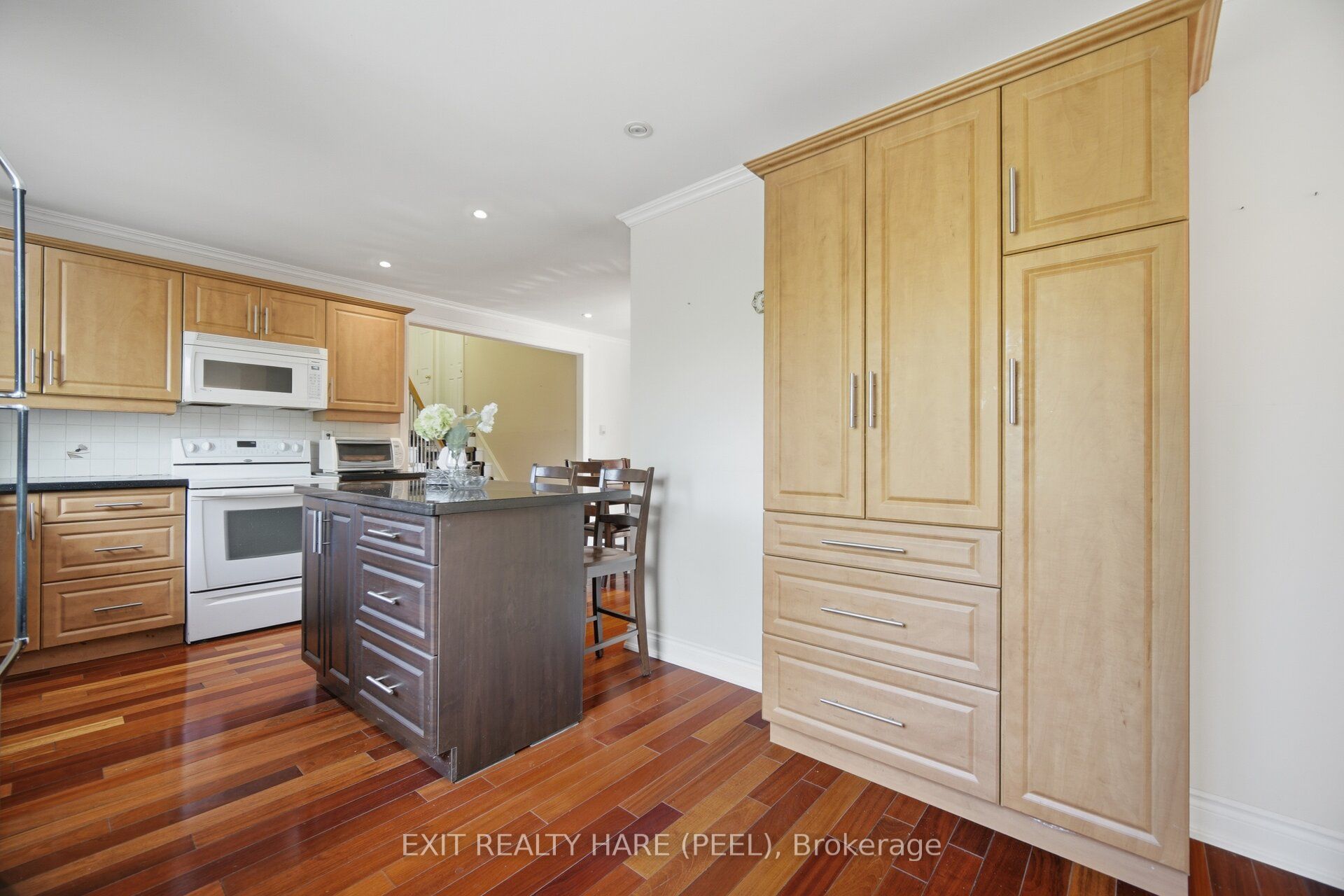 30 Thorsby Court Property Photo 8