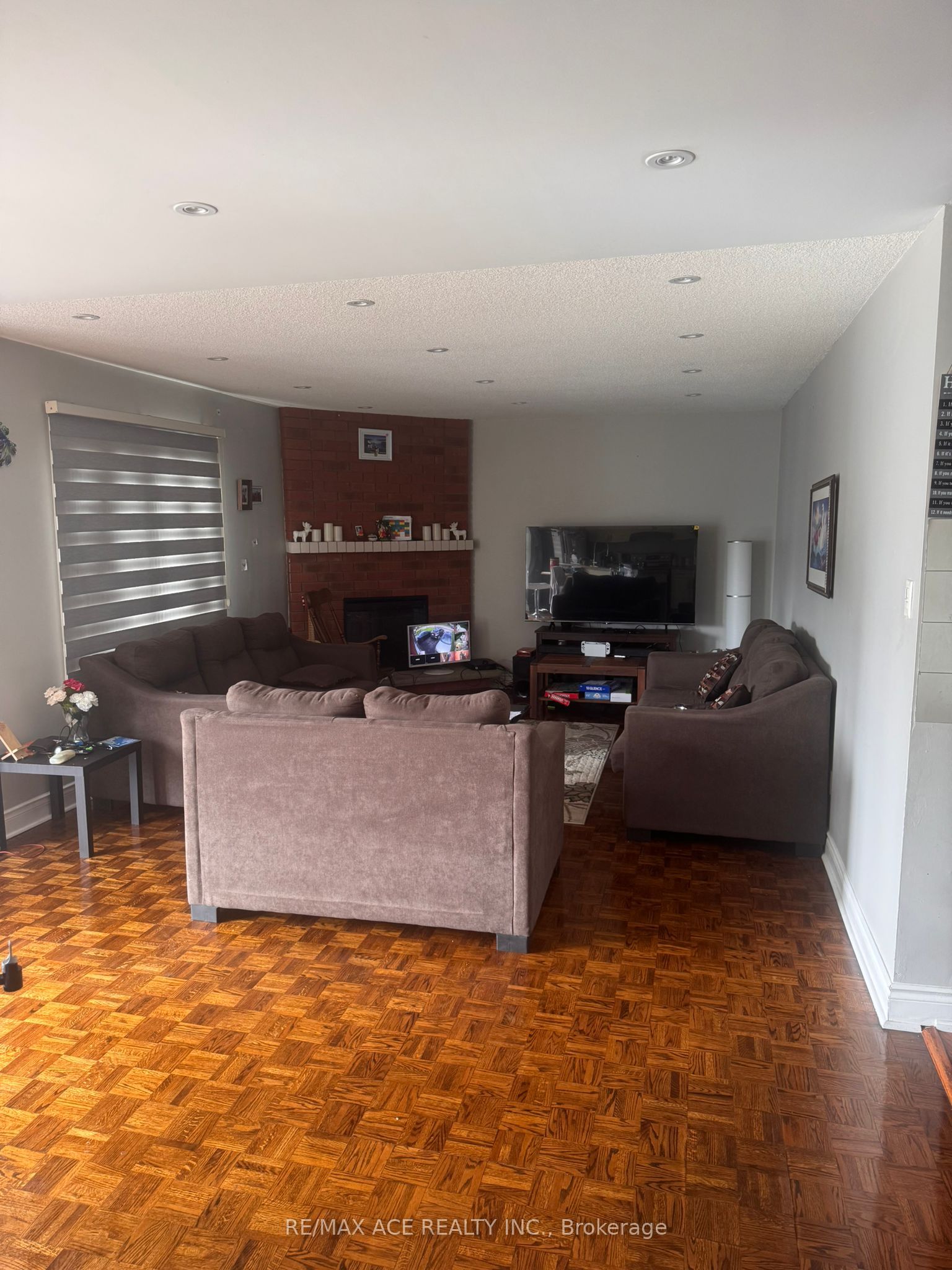 26 Brownridge Court N Property Photo 4