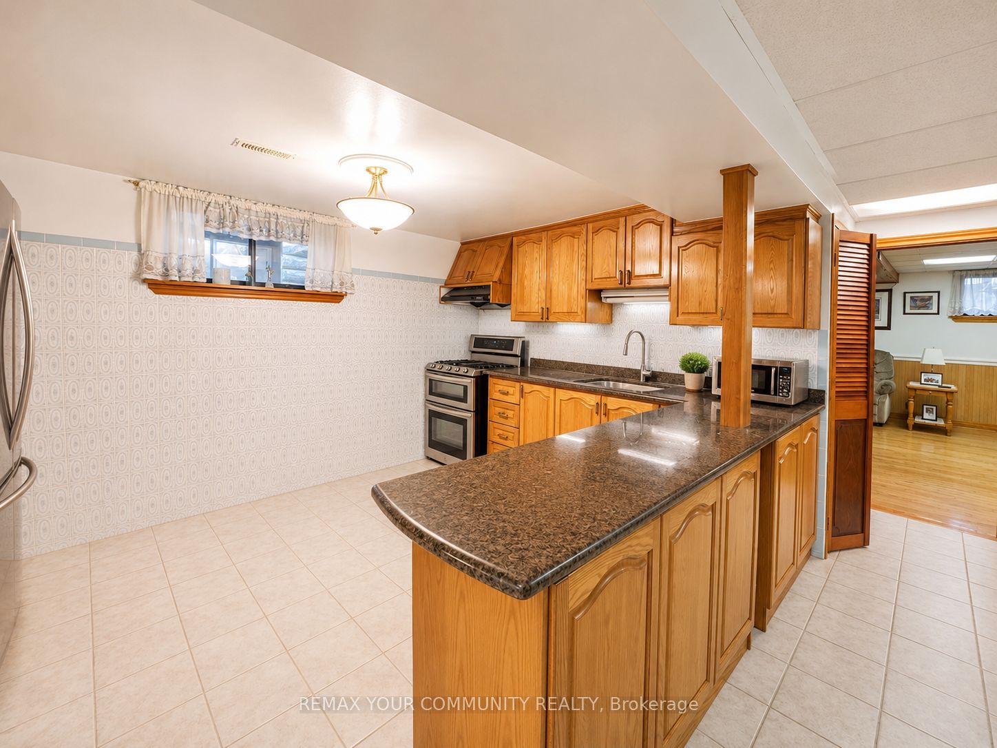 47 Cayuga Avenue Property Photo 4