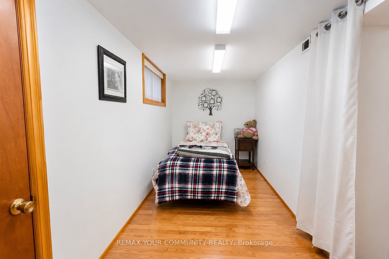 47 Cayuga Avenue Property Photo 5