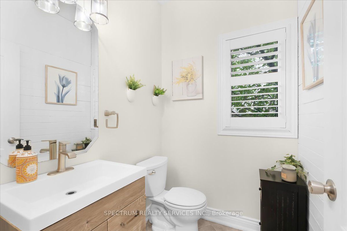 1379 Rolph Terrace Property Photo 10