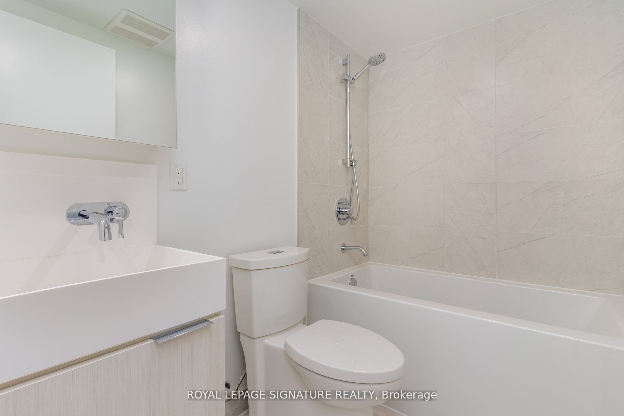 370 Martha Street 304 Property Photo 23