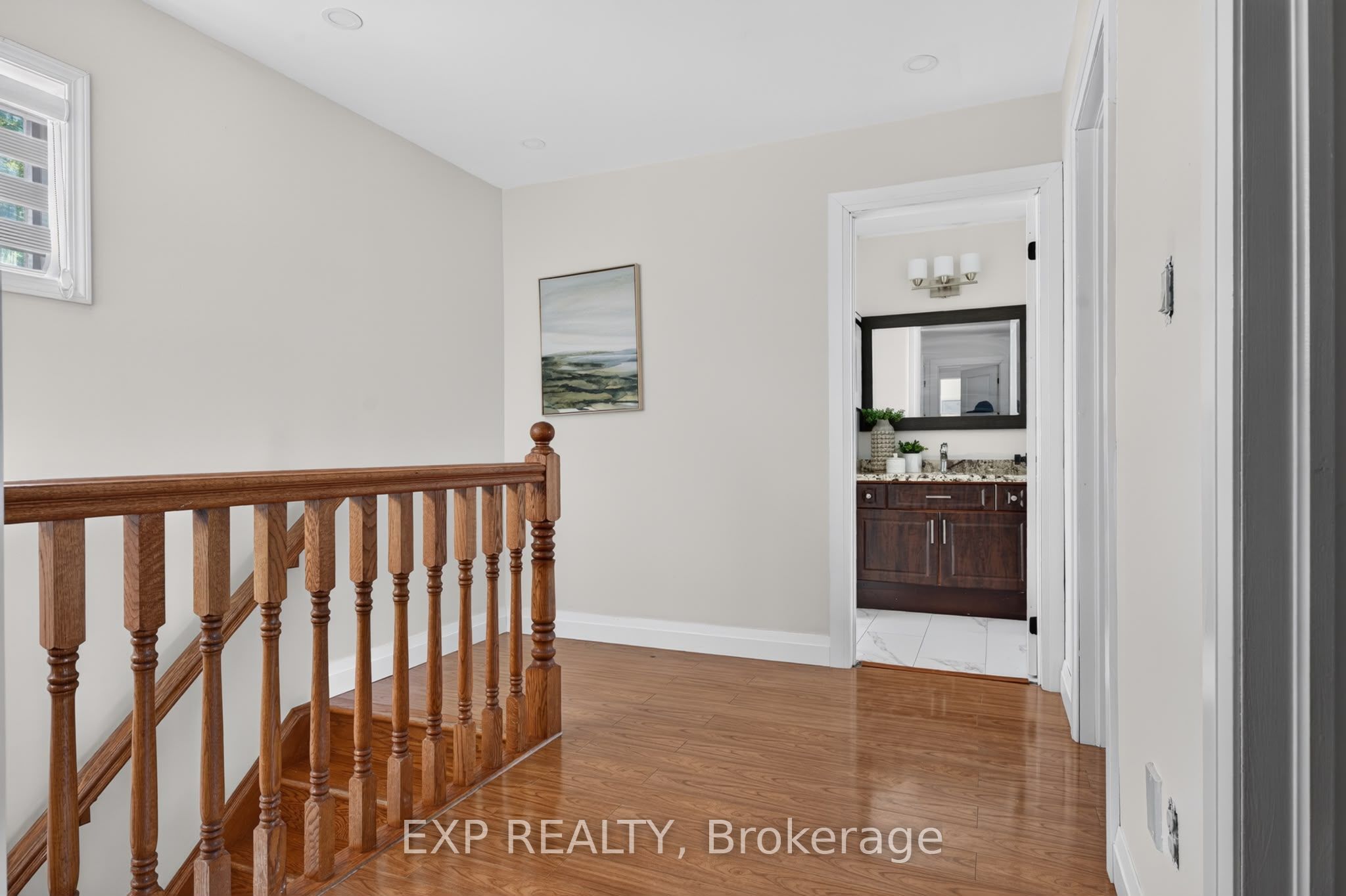 664 Dolby Crescent Property Photo 19