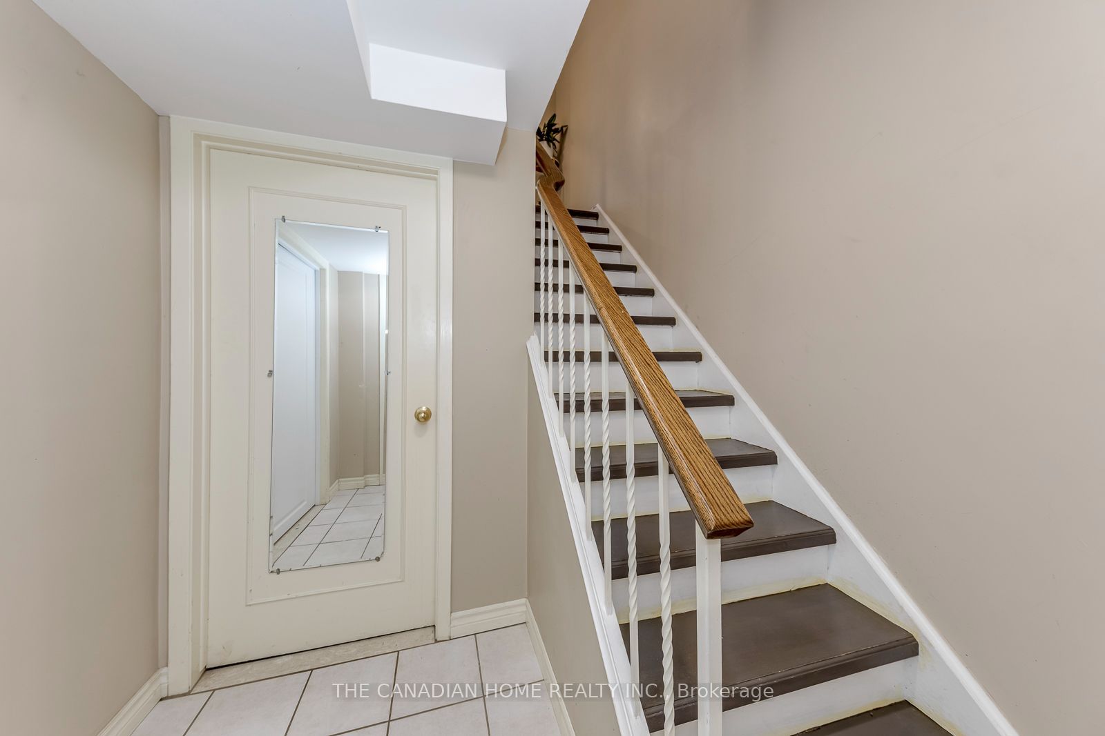 2226 Upper Middle Road 3 Property Photo 35