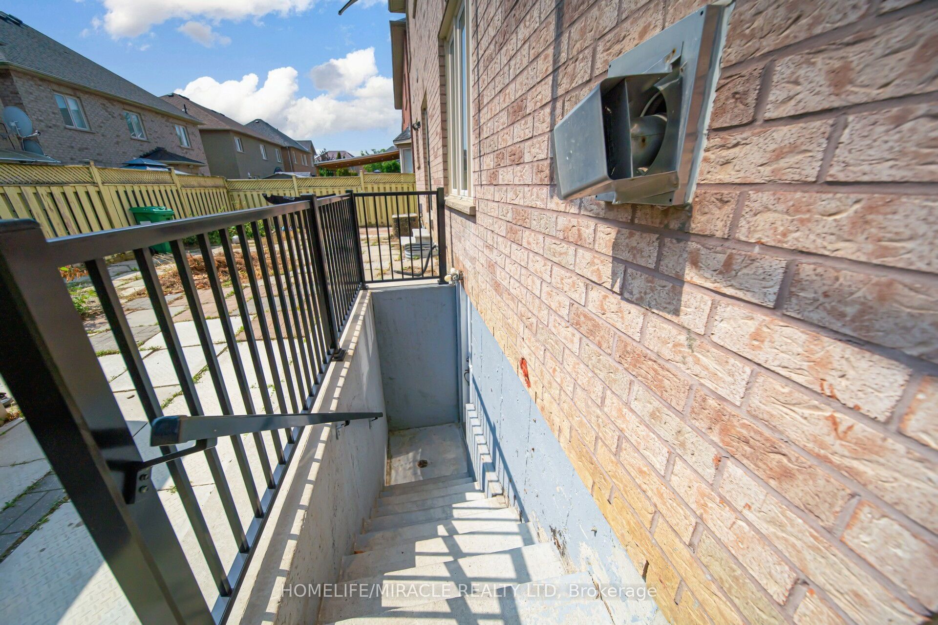 55 Mainard Crescent Property Photo 48