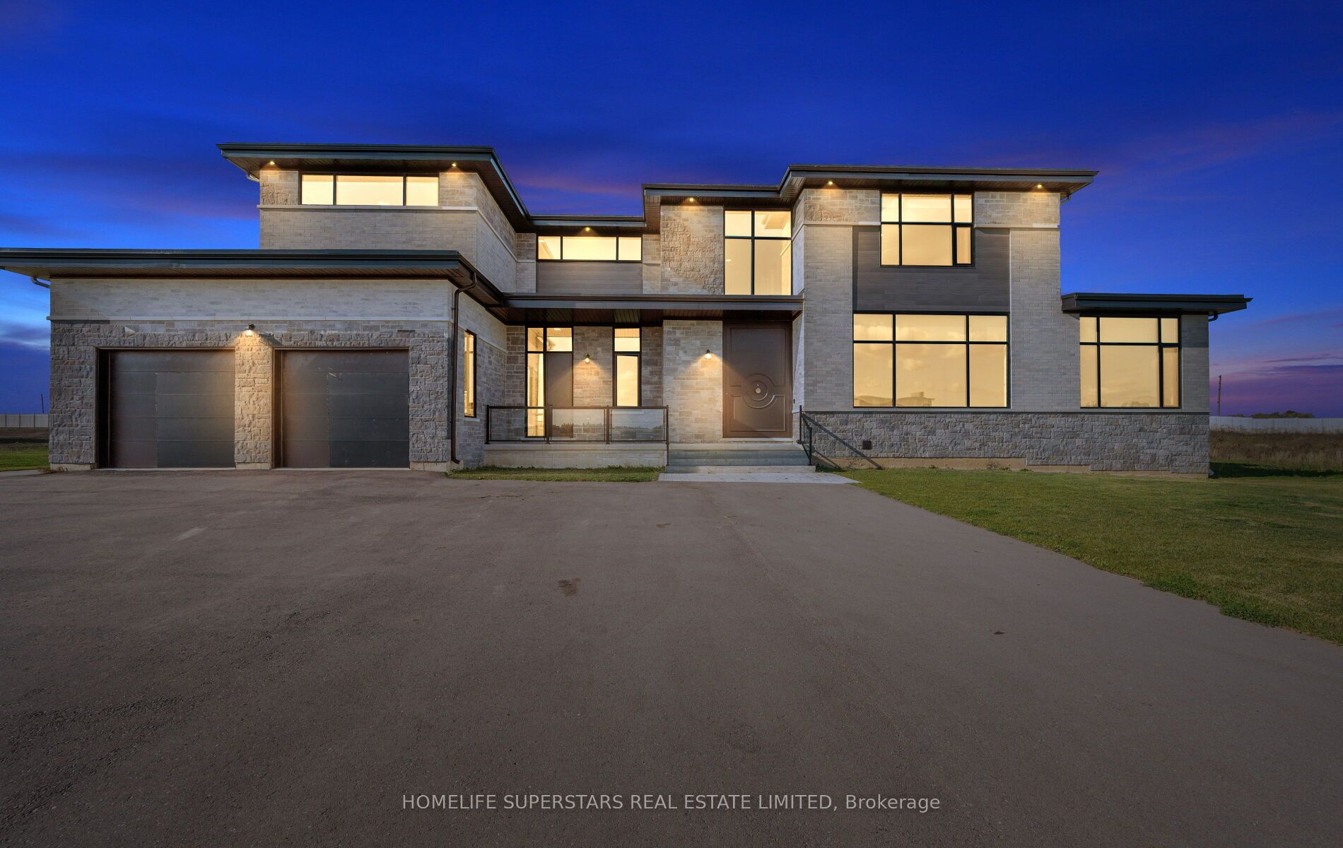 32 Sugarbush Court Property Photo 1