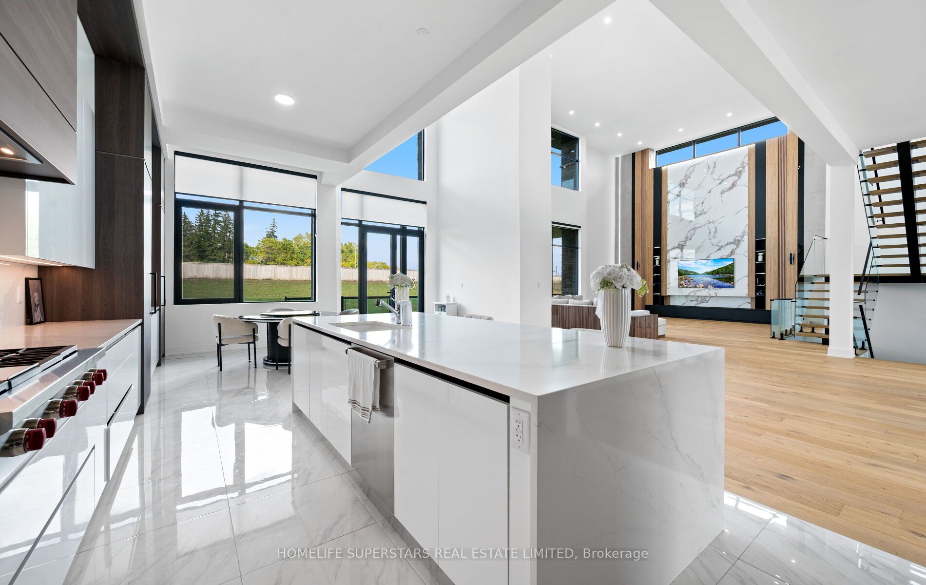 32 Sugarbush Court Property Photo 16