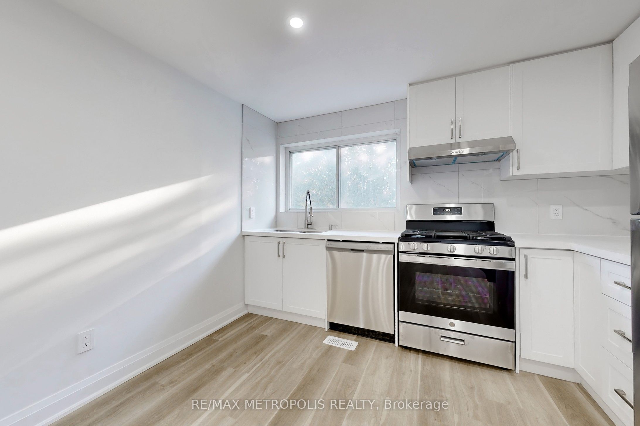 85 Primula Crescent Upper Property Photo 6