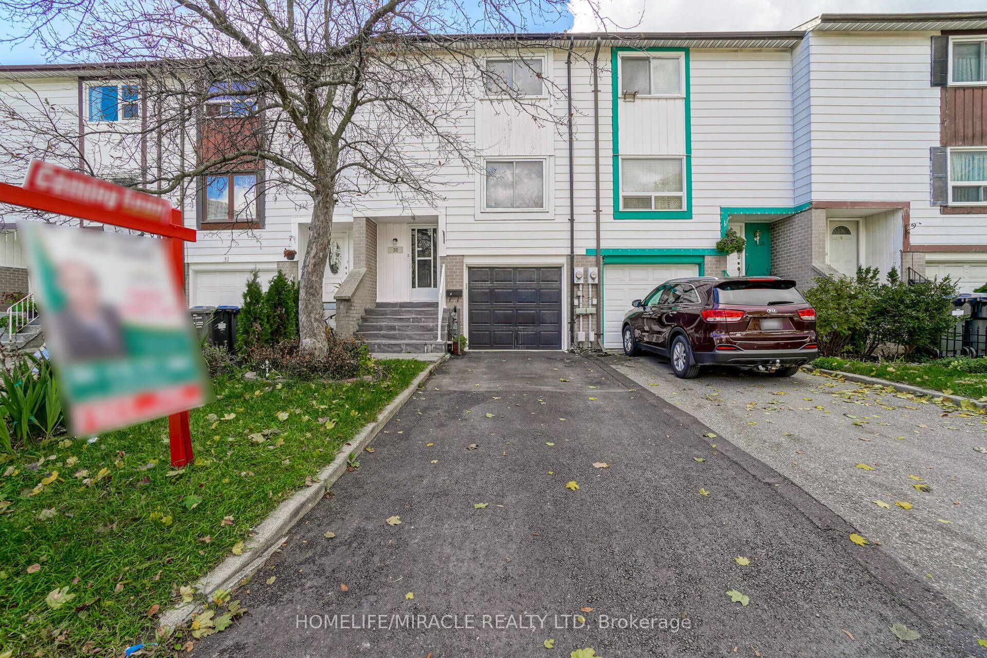 30 Hoskins Square Property Photo 1