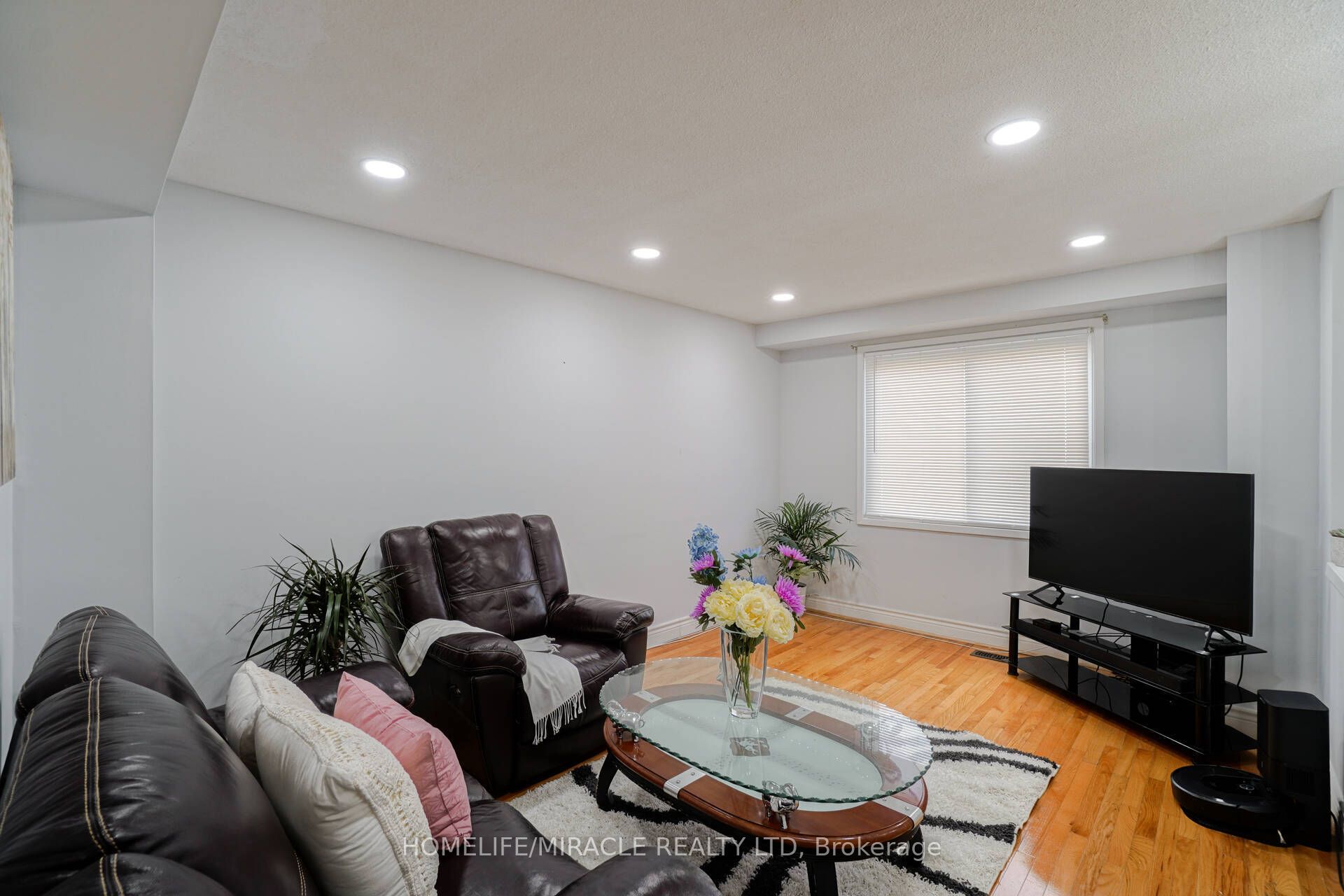 30 Hoskins Square Property Photo 4