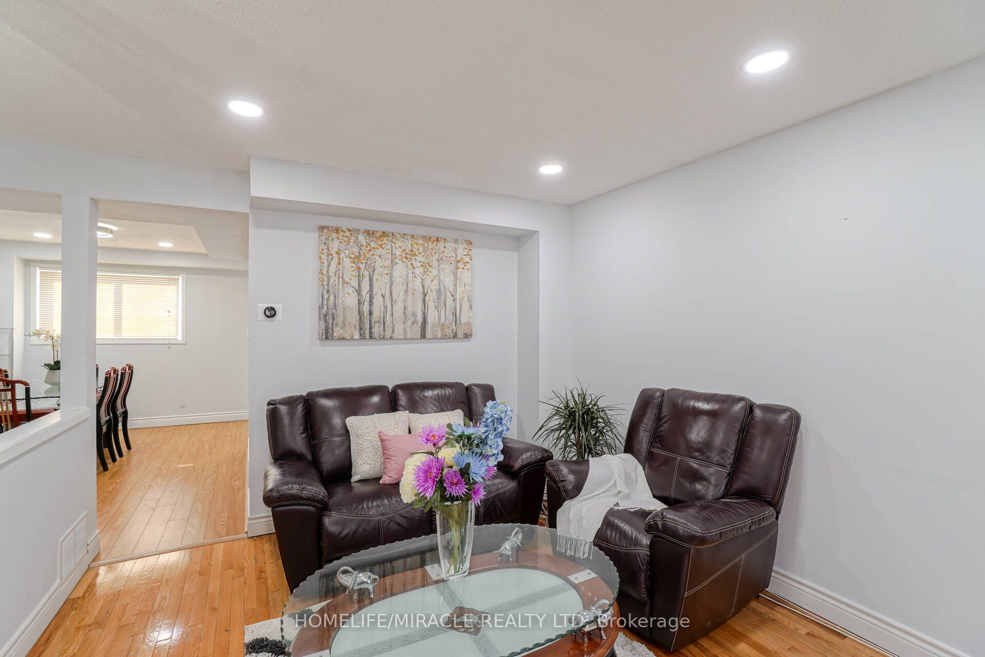 30 Hoskins Square Property Photo 5