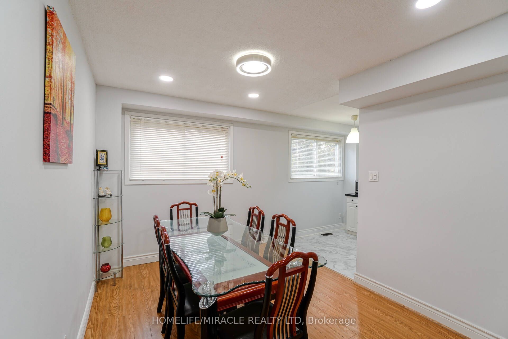 30 Hoskins Square Property Photo 8