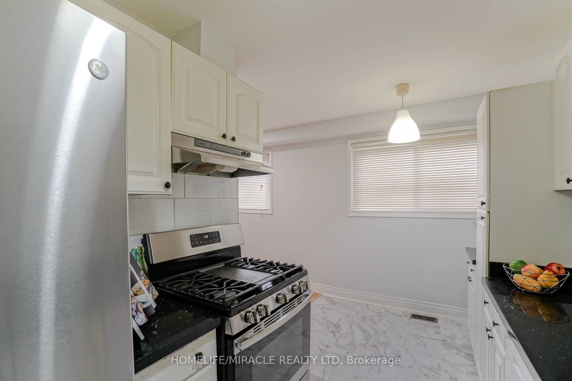 30 Hoskins Square Property Photo 9