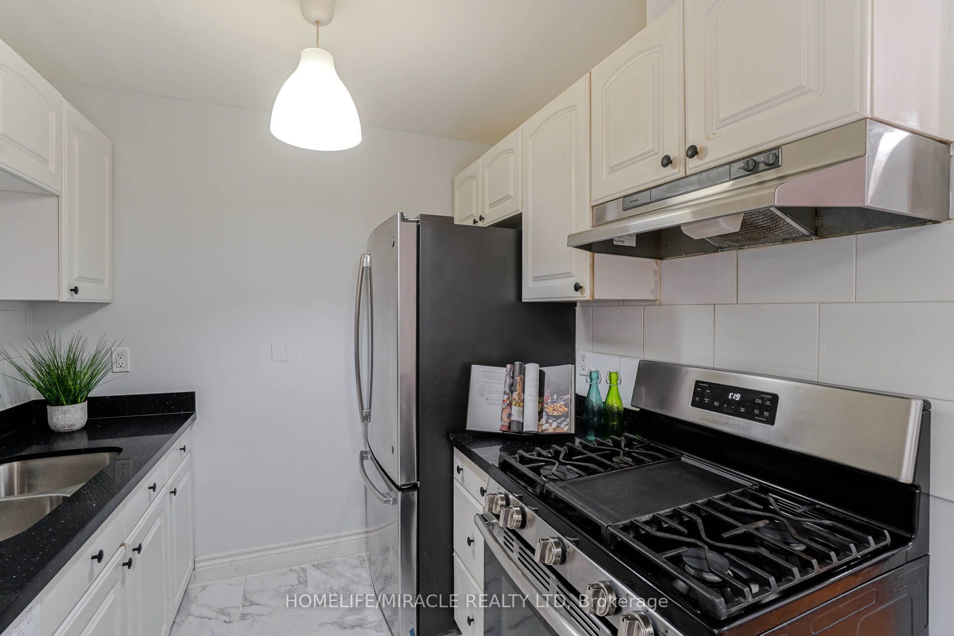 30 Hoskins Square Property Photo 12