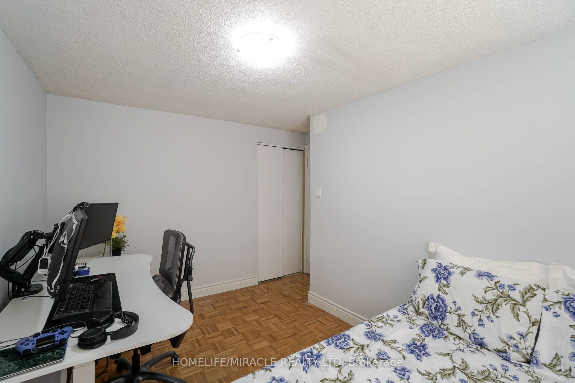 30 Hoskins Square Property Photo 20
