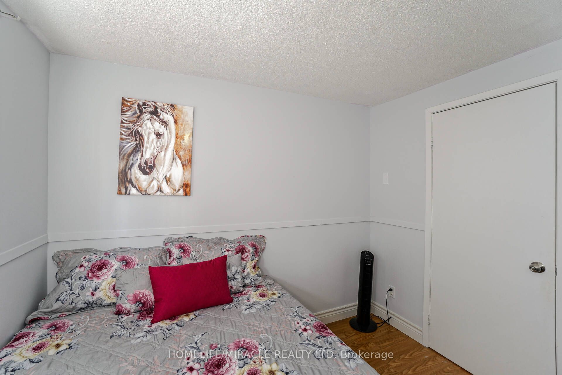 30 Hoskins Square Property Photo 22