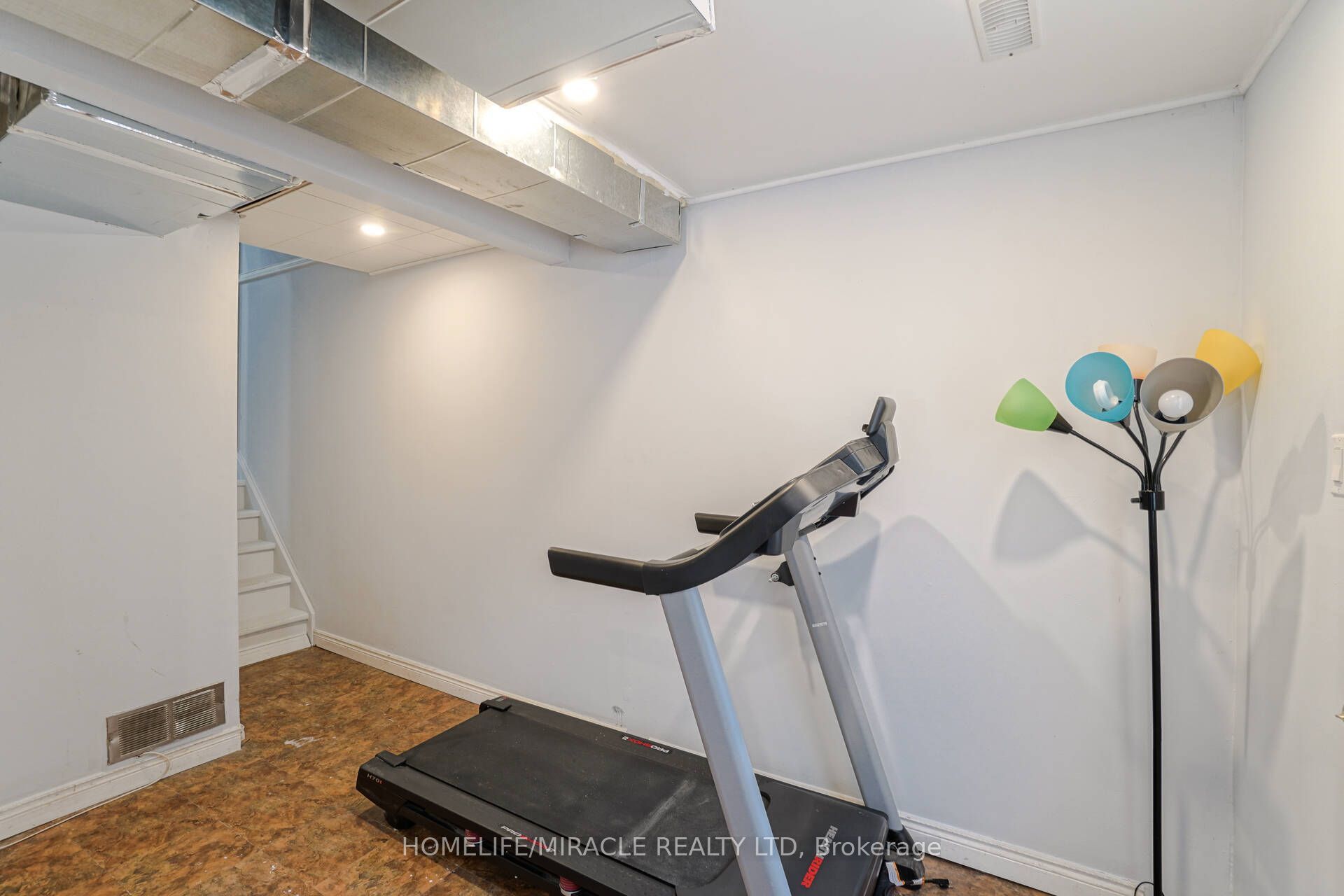 30 Hoskins Square Property Photo 26