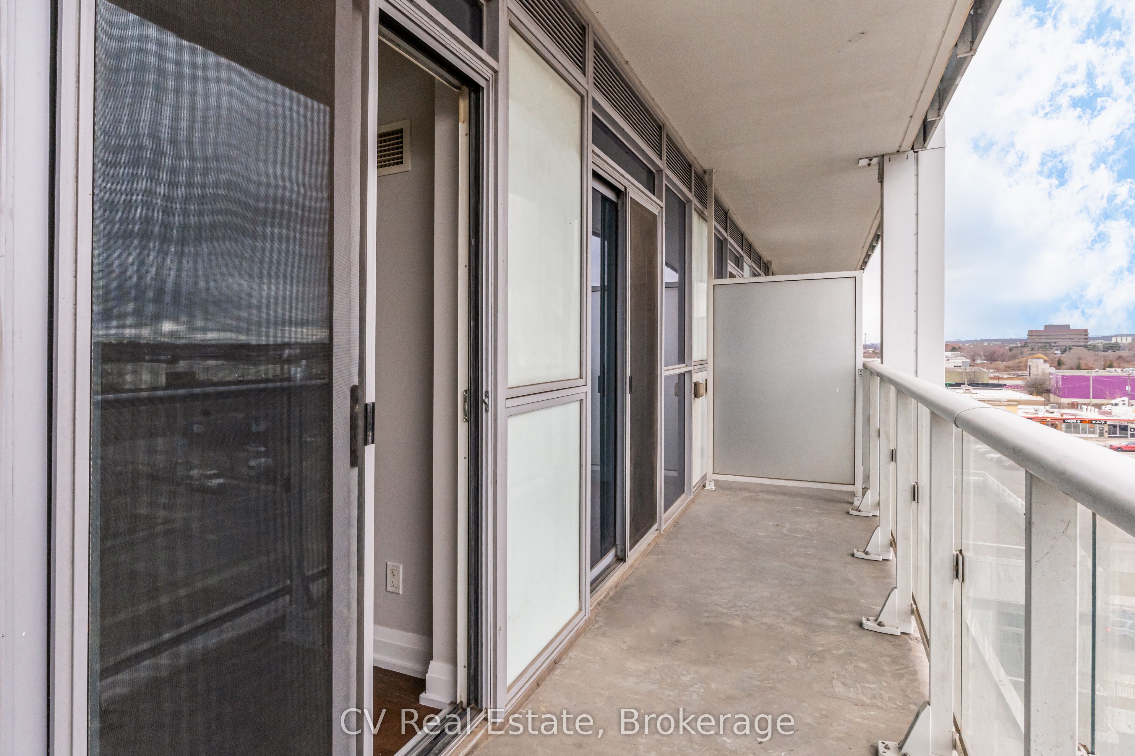 65 Speers Road 602 Property Photo 27