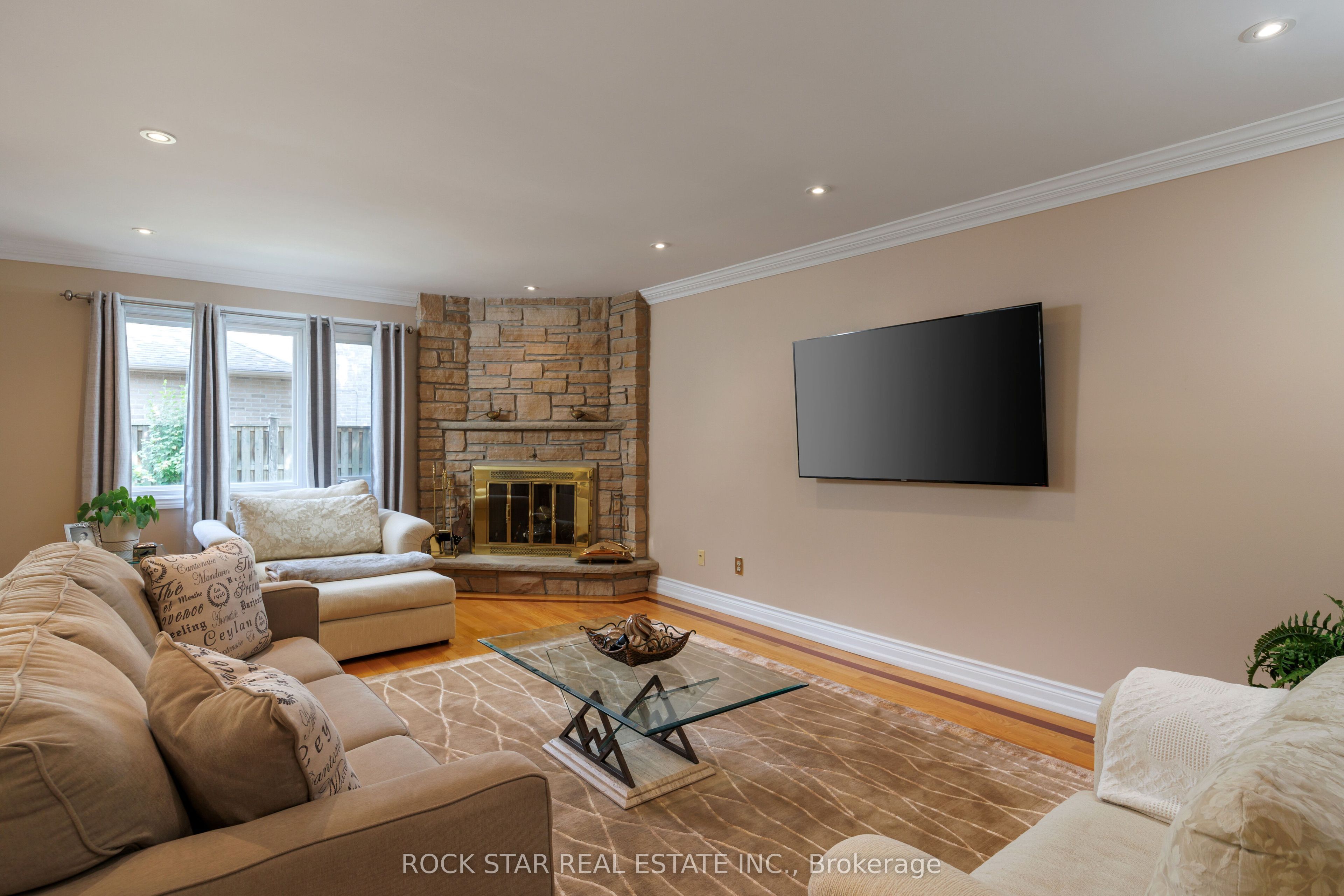 1807 Tattersall Way Property Photo 4