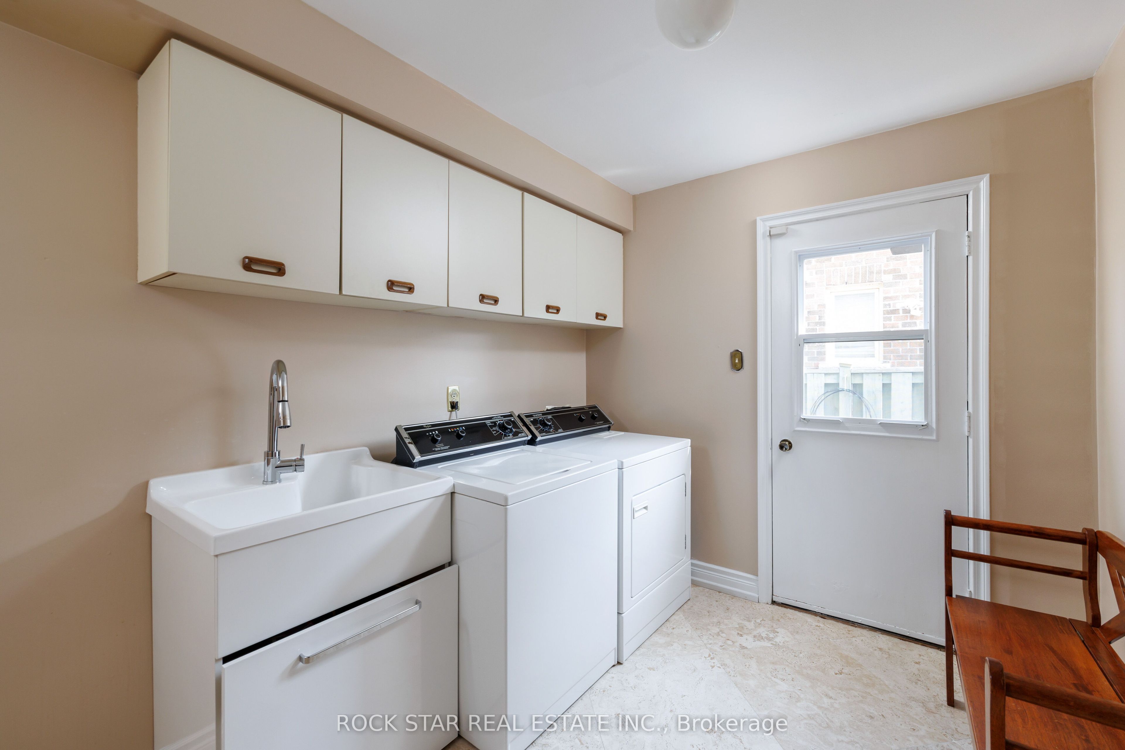 1807 Tattersall Way Property Photo 17