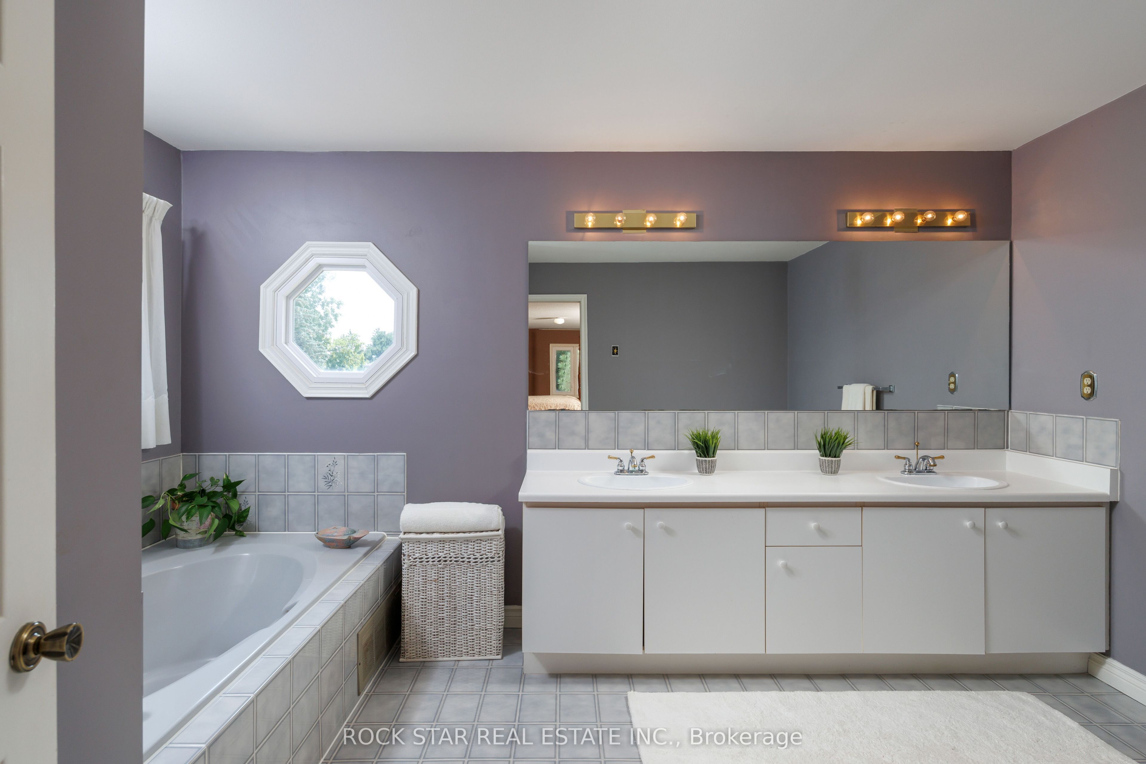 1807 Tattersall Way Property Photo 32