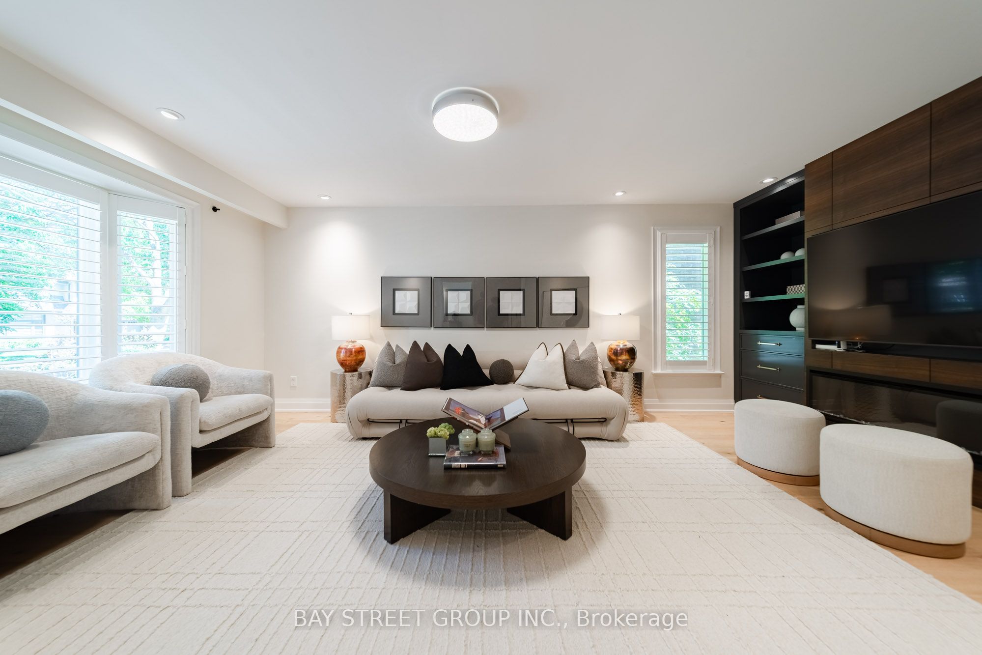 2366 Devon Road Property Photo 2