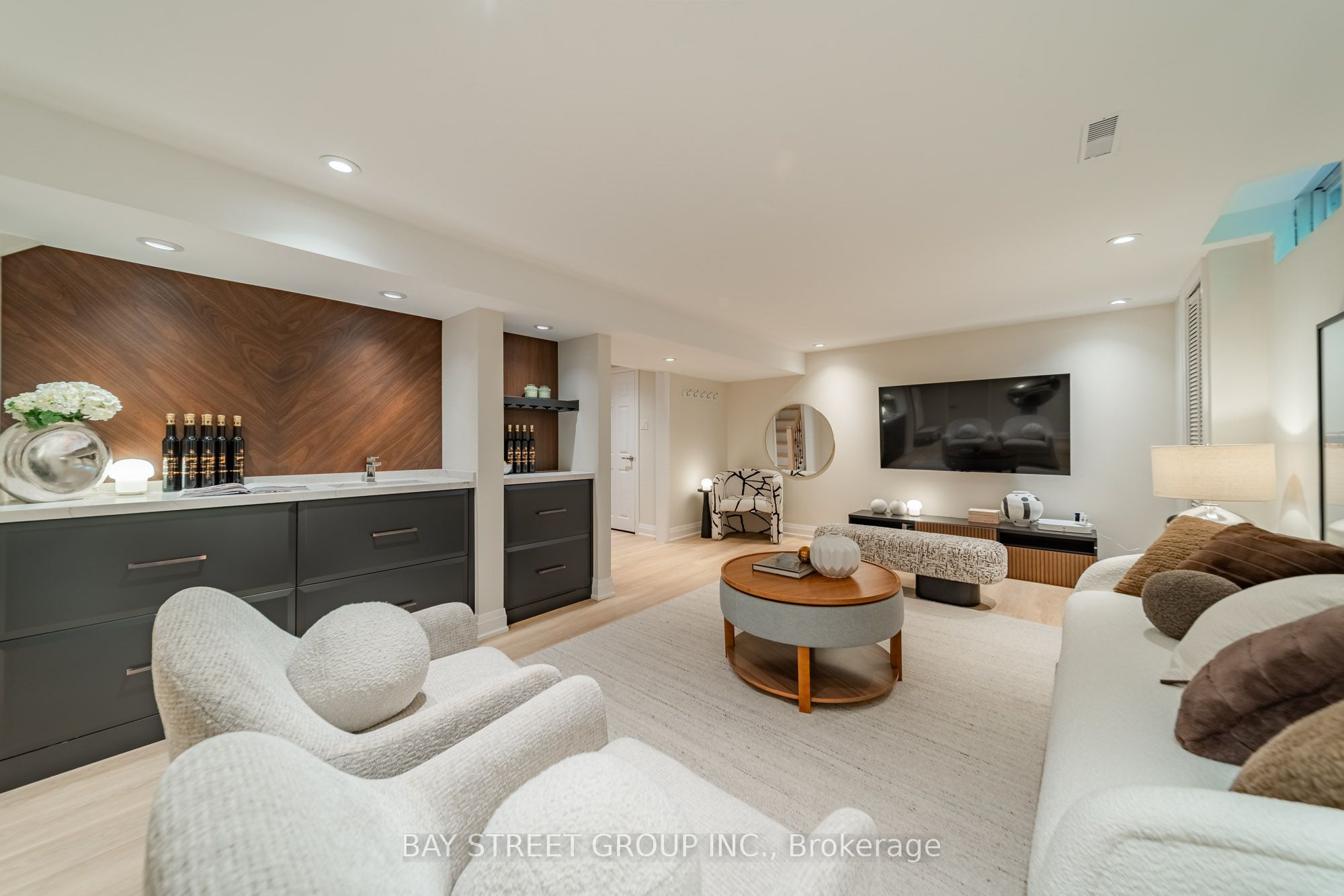 2366 Devon Road Property Photo 27