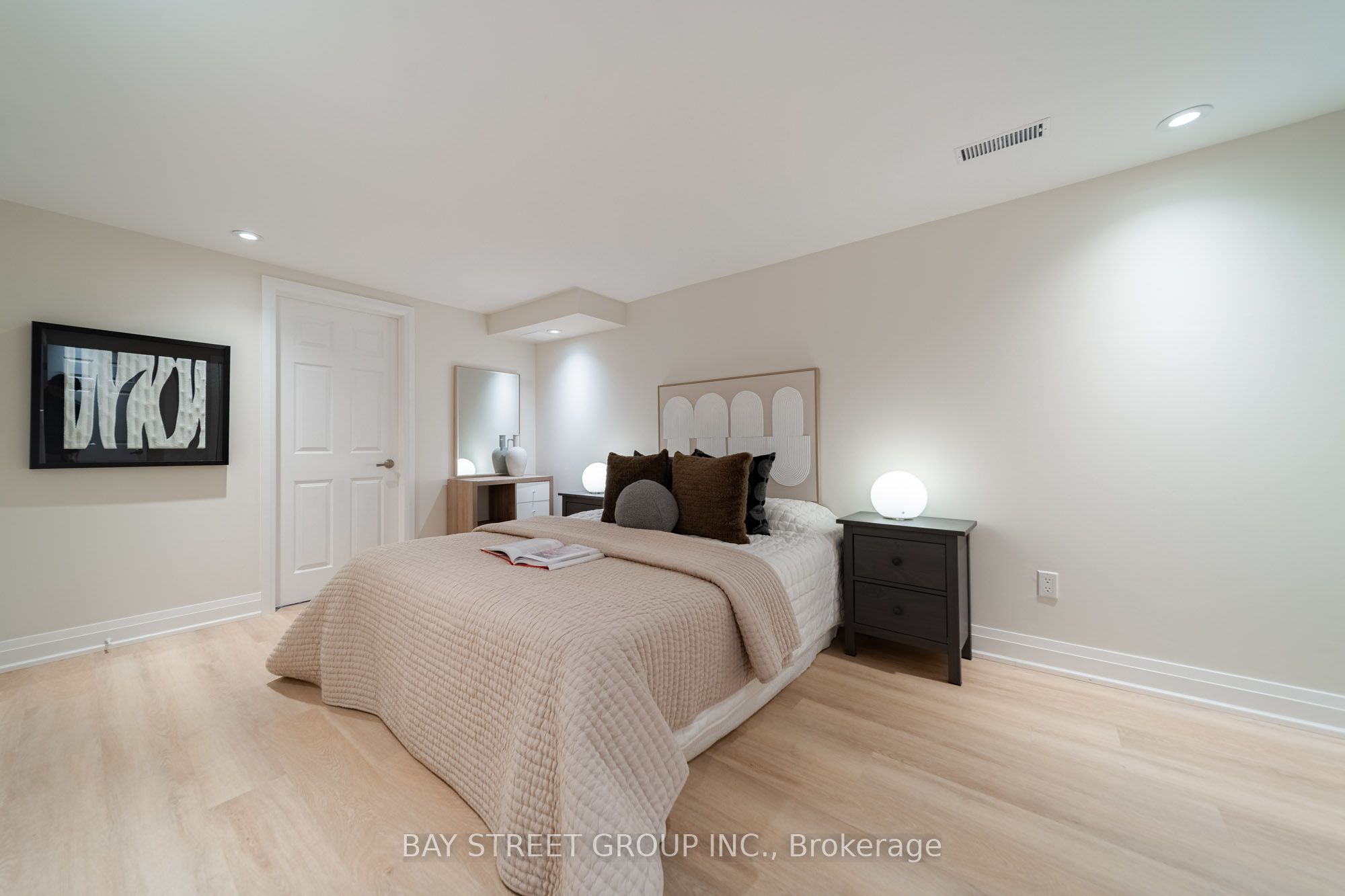 2366 Devon Road Property Photo 28