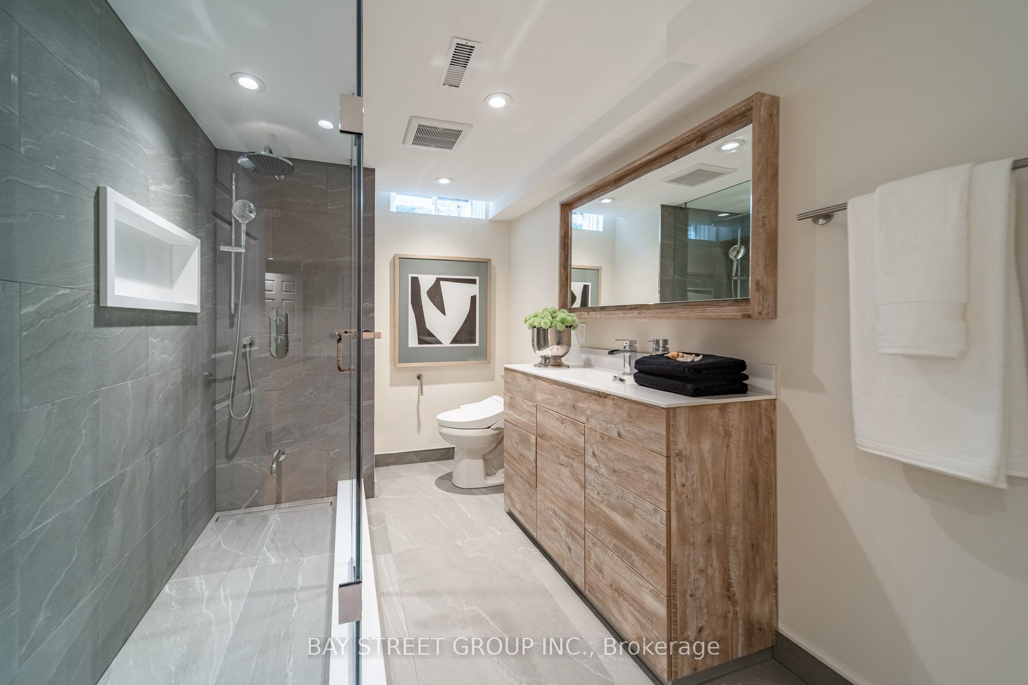 2366 Devon Road Property Photo 29