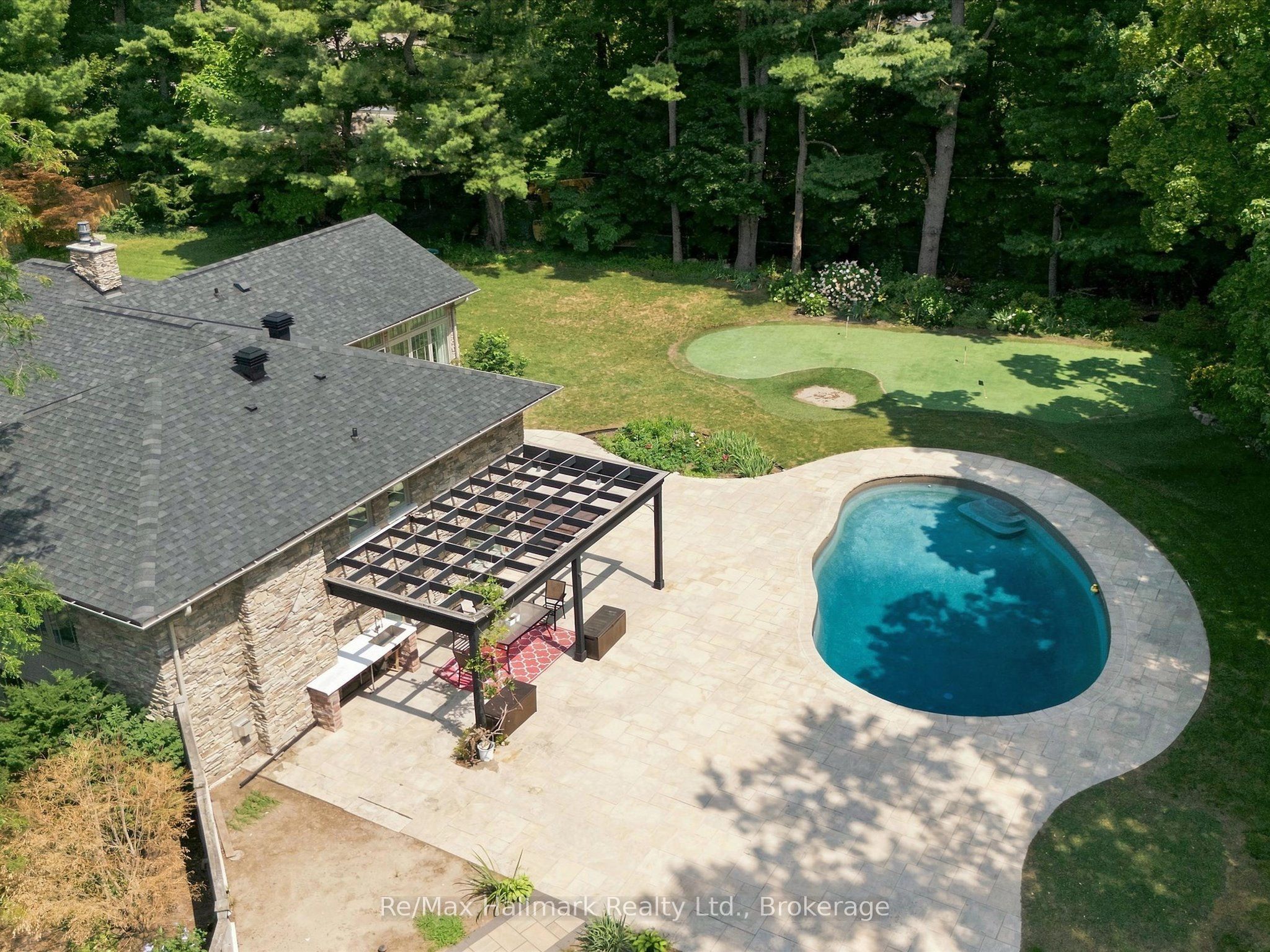 2076 Glenforest Crescent Property Photo 47