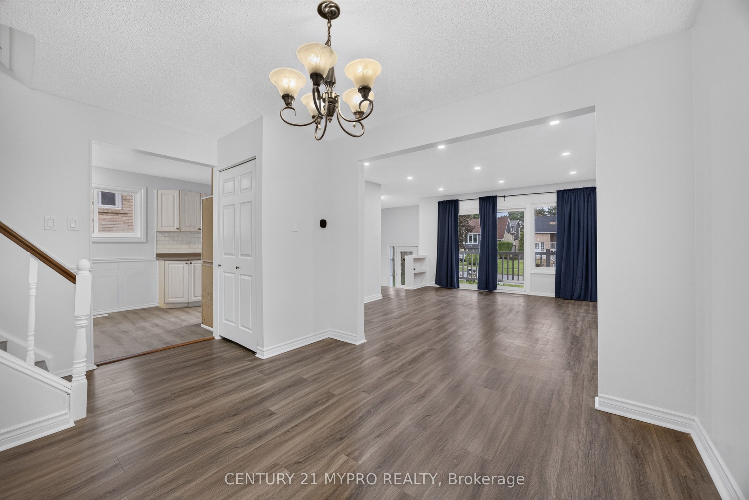 2501 Cobbinshaw Circle Property Photo 8