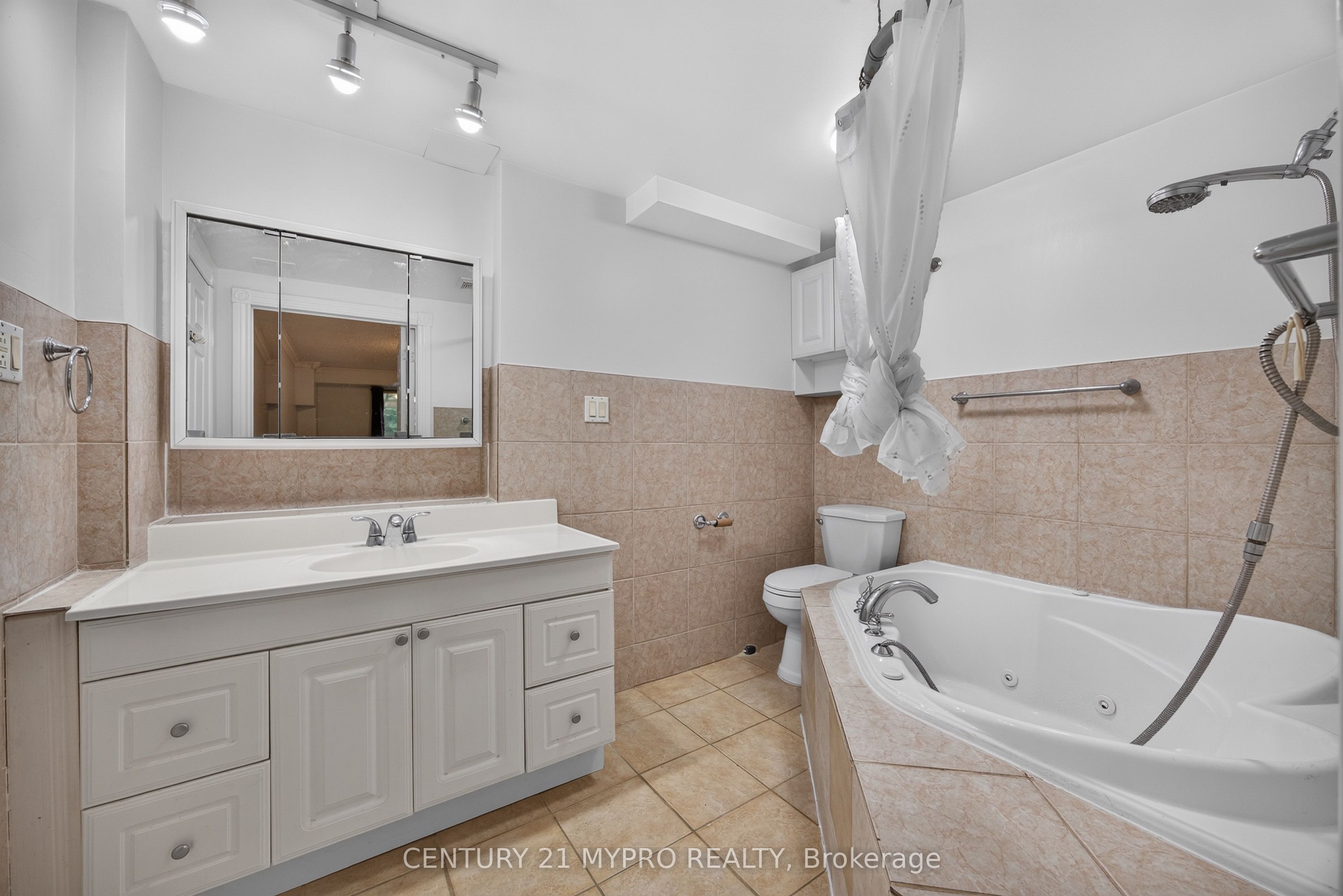 2501 Cobbinshaw Circle Property Photo 17
