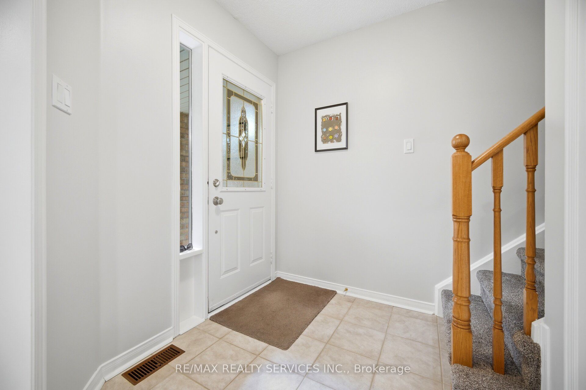 38 Furrows End Property Photo 6