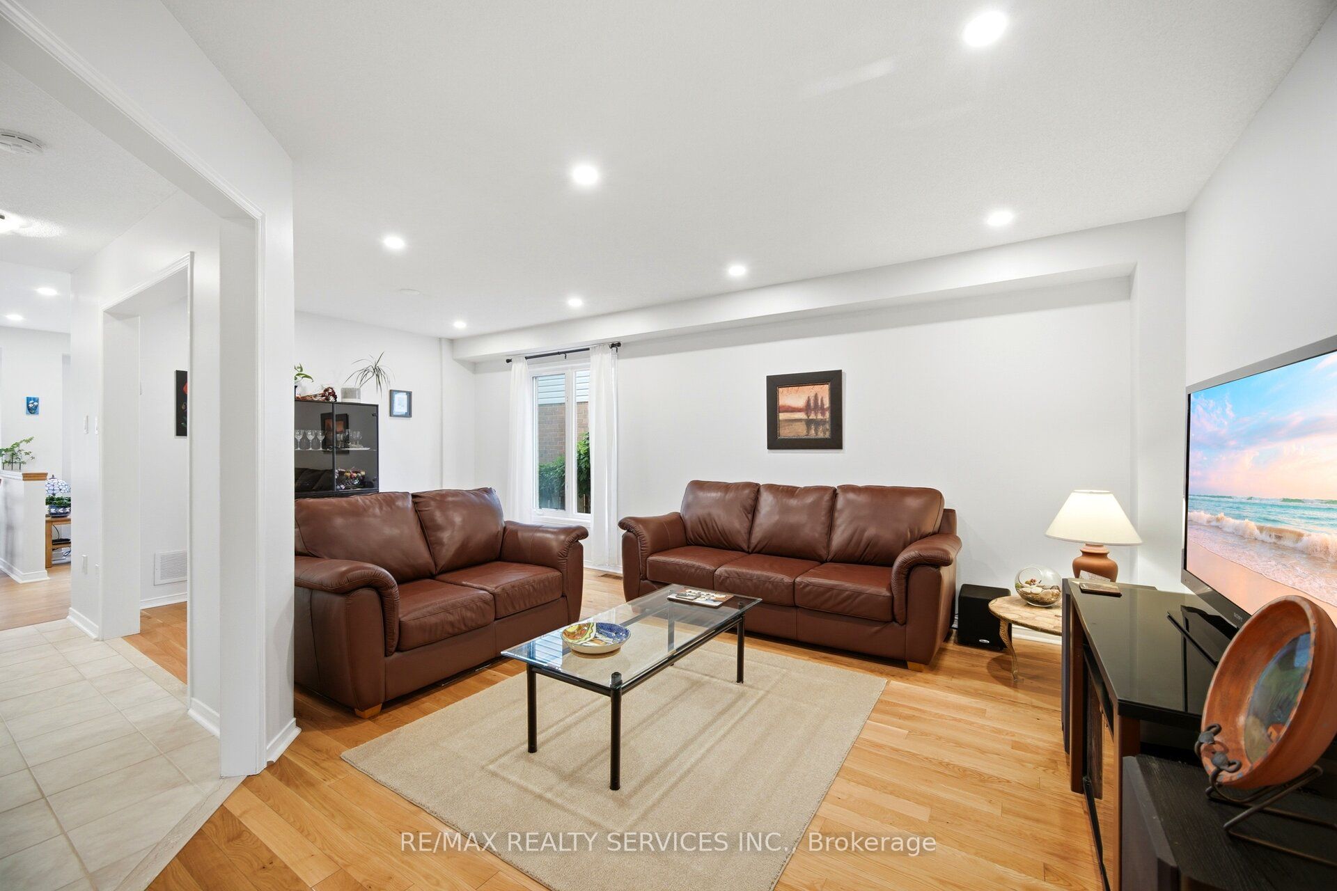 38 Furrows End Property Photo 8
