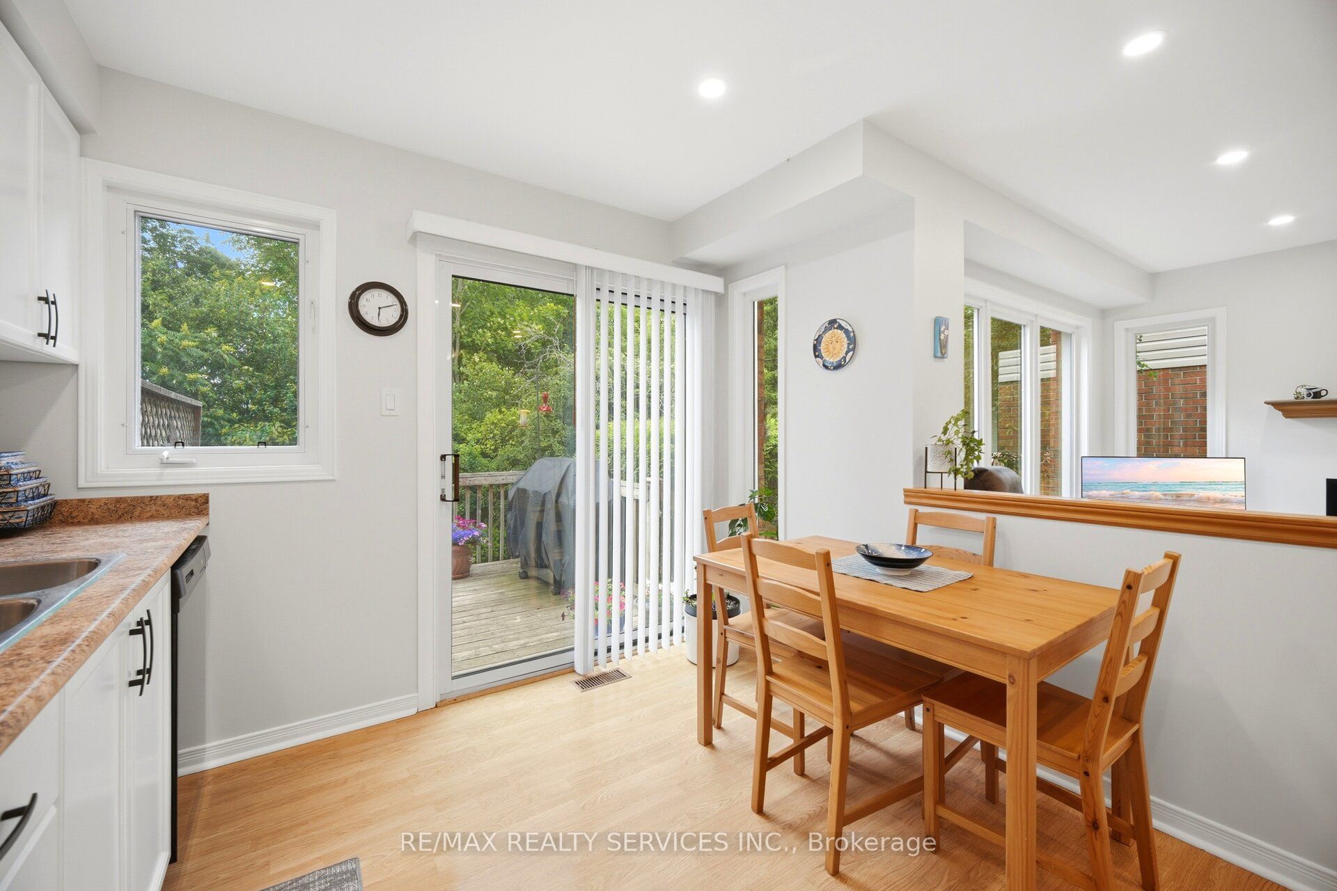 38 Furrows End Property Photo 14