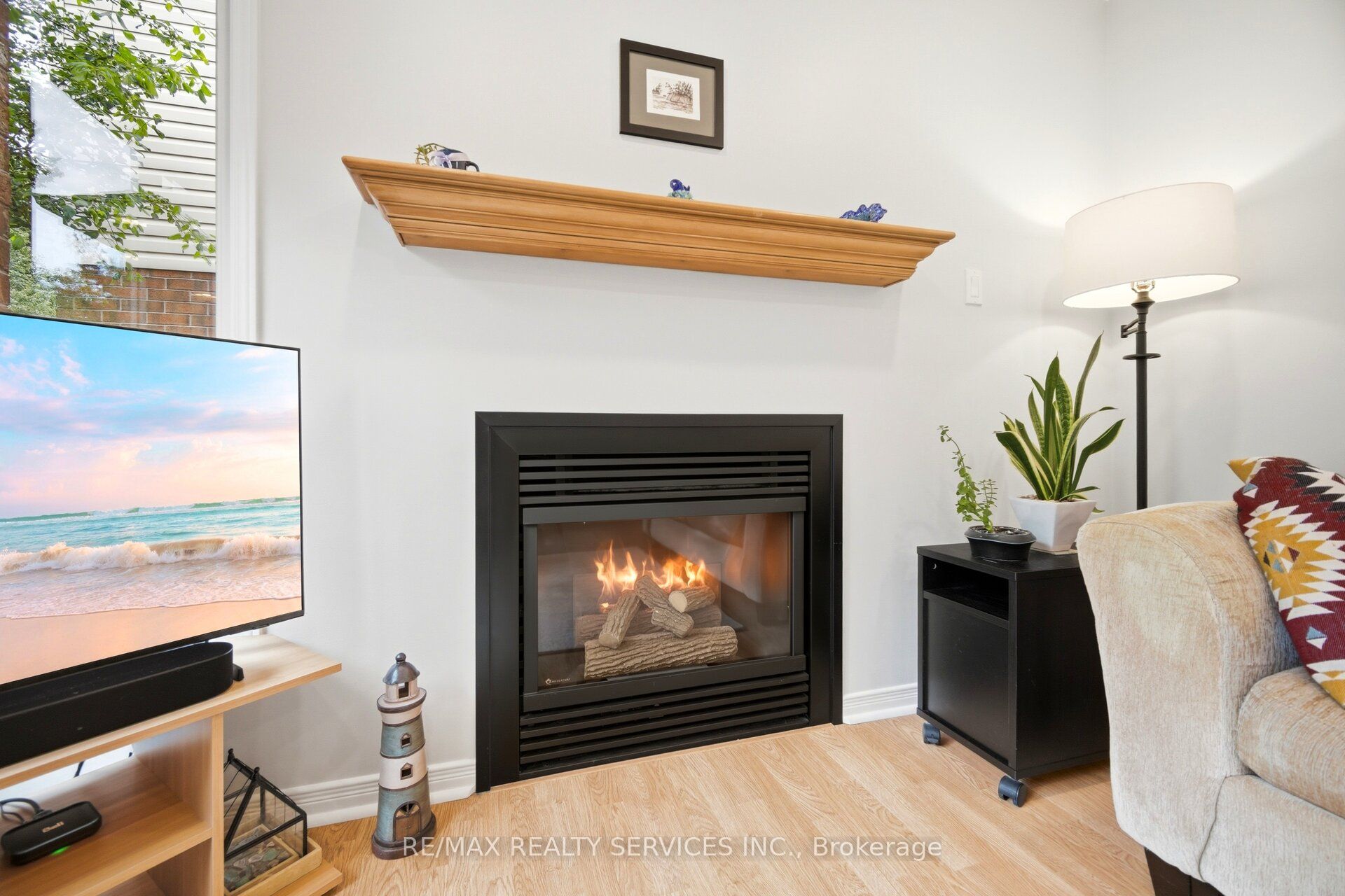 38 Furrows End Property Photo 17