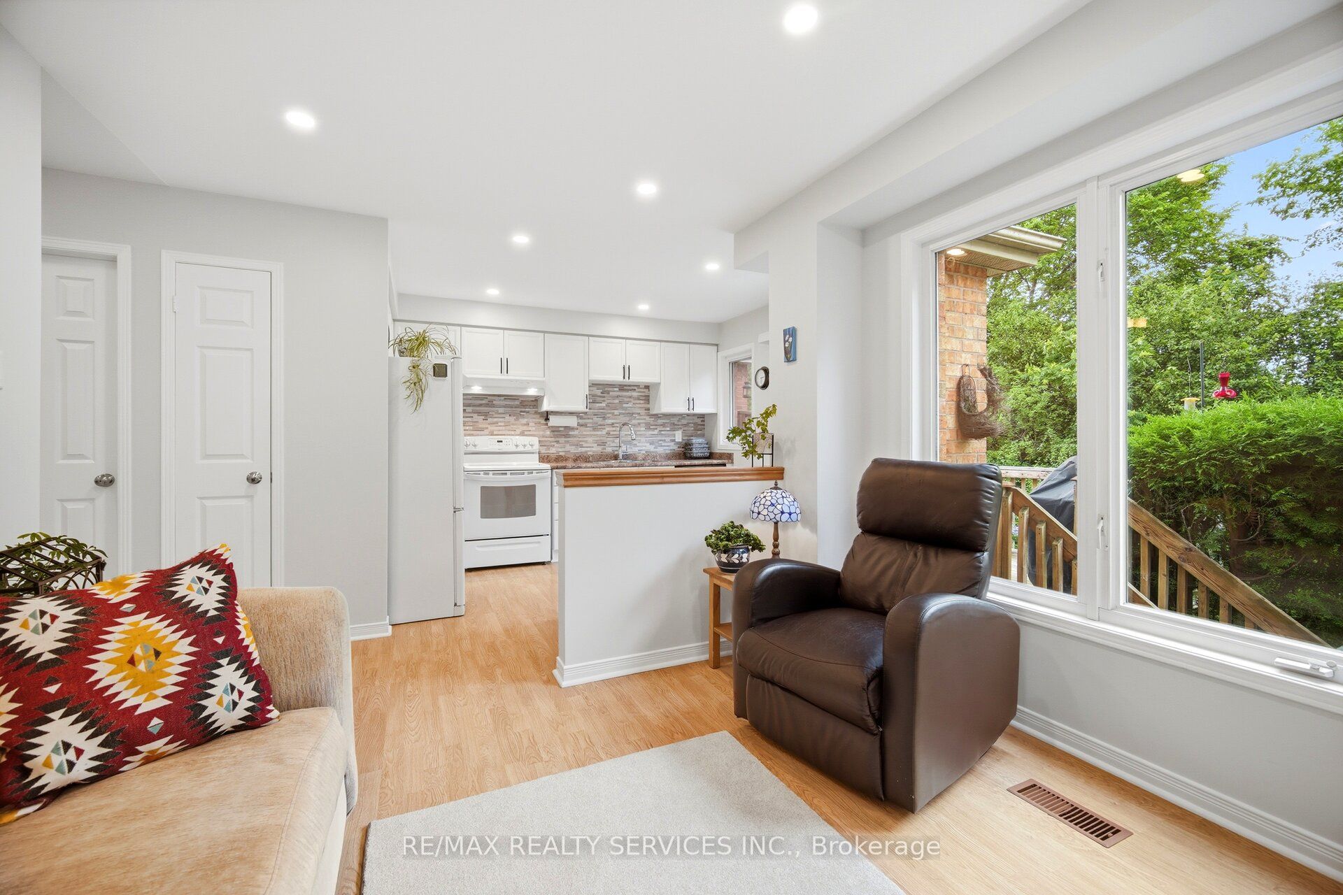 38 Furrows End Property Photo 19